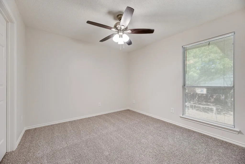Single Family Residence For Sale in Rockwall County , 9021 Lakepointe Avenue, Rowlett, Texas 75088, 4 Bedroom, 3 Bathroom, 2 Garage spaces, 2,540 Sqft, built in 1989, mls#21392119, Real Estate Agent in Rowlett, Homes For Sale in Rockwall county, Homes For Sale in Rowlett, Realtor in Rowlett Texas, Real Estate Brokerage Independent Realty Texas, Luminita Cordes Realtor