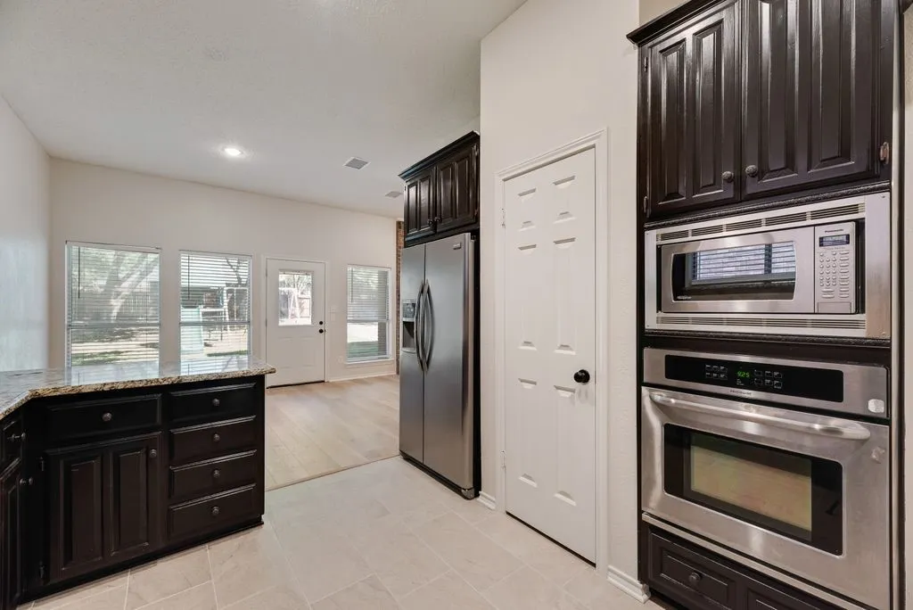 Single Family Residence For Sale in Rockwall County , 9021 Lakepointe Avenue, Rowlett, Texas 75088, 4 Bedroom, 3 Bathroom, 2 Garage spaces, 2,540 Sqft, built in 1989, mls#21392119, Real Estate Agent in Rowlett, Homes For Sale in Rockwall county, Homes For Sale in Rowlett, Realtor in Rowlett Texas, Real Estate Brokerage Independent Realty Texas, Luminita Cordes Realtor