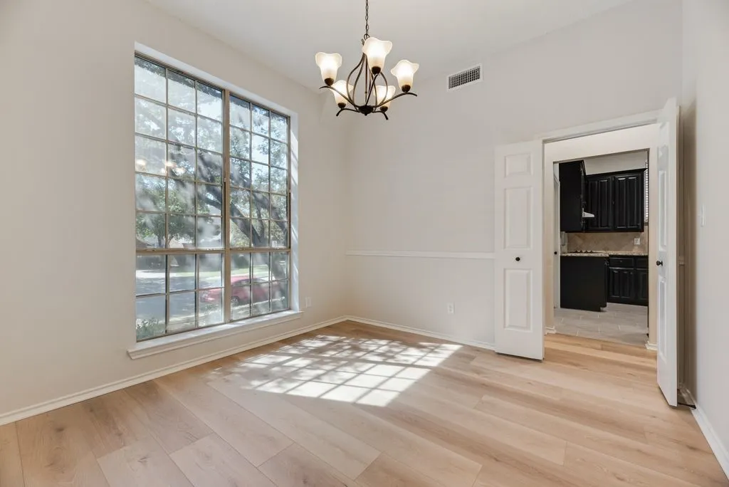 Single Family Residence For Sale in Rockwall County , 9021 Lakepointe Avenue, Rowlett, Texas 75088, 4 Bedroom, 3 Bathroom, 2 Garage spaces, 2,540 Sqft, built in 1989, mls#21392119, Real Estate Agent in Rowlett, Homes For Sale in Rockwall county, Homes For Sale in Rowlett, Realtor in Rowlett Texas, Real Estate Brokerage Independent Realty Texas, Luminita Cordes Realtor