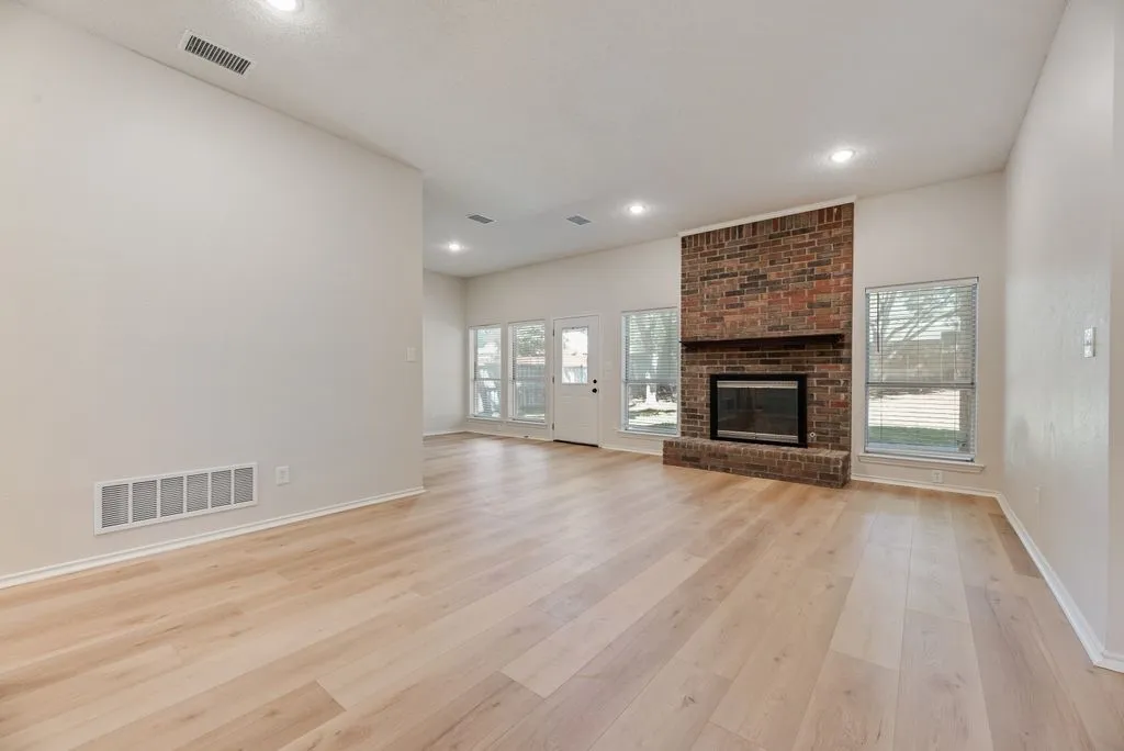 Single Family Residence For Sale in Rockwall County , 9021 Lakepointe Avenue, Rowlett, Texas 75088, 4 Bedroom, 3 Bathroom, 2 Garage spaces, 2,540 Sqft, built in 1989, mls#21392119, Real Estate Agent in Rowlett, Homes For Sale in Rockwall county, Homes For Sale in Rowlett, Realtor in Rowlett Texas, Real Estate Brokerage Independent Realty Texas, Luminita Cordes Realtor