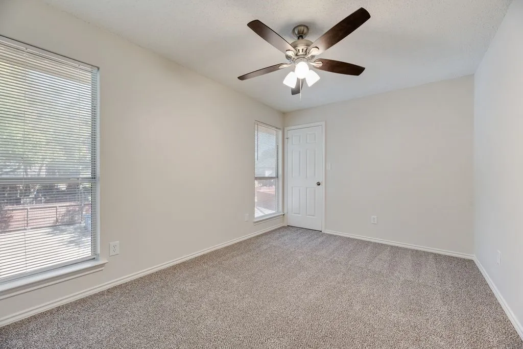 Single Family Residence For Sale in Rockwall County , 9021 Lakepointe Avenue, Rowlett, Texas 75088, 4 Bedroom, 3 Bathroom, 2 Garage spaces, 2,540 Sqft, built in 1989, mls#21392119, Real Estate Agent in Rowlett, Homes For Sale in Rockwall county, Homes For Sale in Rowlett, Realtor in Rowlett Texas, Real Estate Brokerage Independent Realty Texas, Luminita Cordes Realtor
