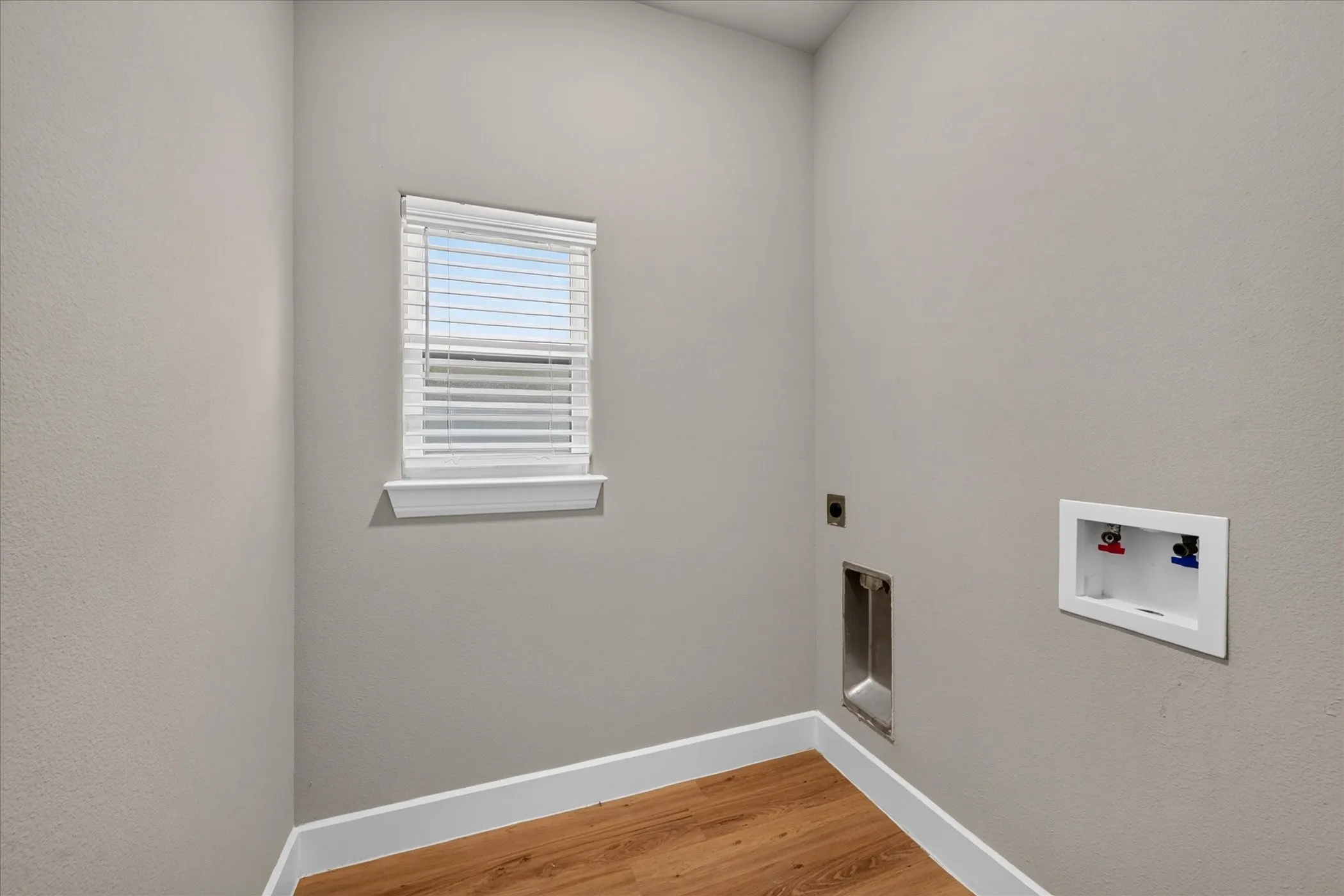 Single Family Residence For Rent in Grayson County , 423 W Monterey Street, Denison, Texas 75020, 3 Bedroom, 3 Bathroom, 1 Garage spaces, 1,560 Sqft, built in 2023, mls#21397052, Real Estate Agent in Denison, Homes For Rent in Grayson county, Homes For Rent in Denison, Realtor in Denison Texas, Real Estate Brokerage Independent Realty Texas, Luminita Cordes Realtor