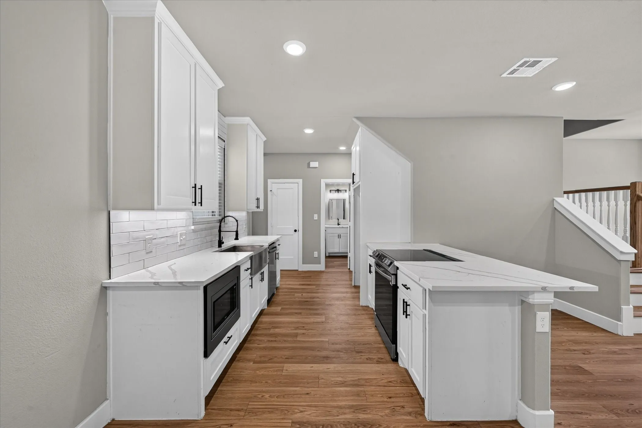 Single Family Residence For Rent in Grayson County , 423 W Monterey Street, Denison, Texas 75020, 3 Bedroom, 3 Bathroom, 1 Garage spaces, 1,560 Sqft, built in 2023, mls#21397052, Real Estate Agent in Denison, Homes For Rent in Grayson county, Homes For Rent in Denison, Realtor in Denison Texas, Real Estate Brokerage Independent Realty Texas, Luminita Cordes Realtor