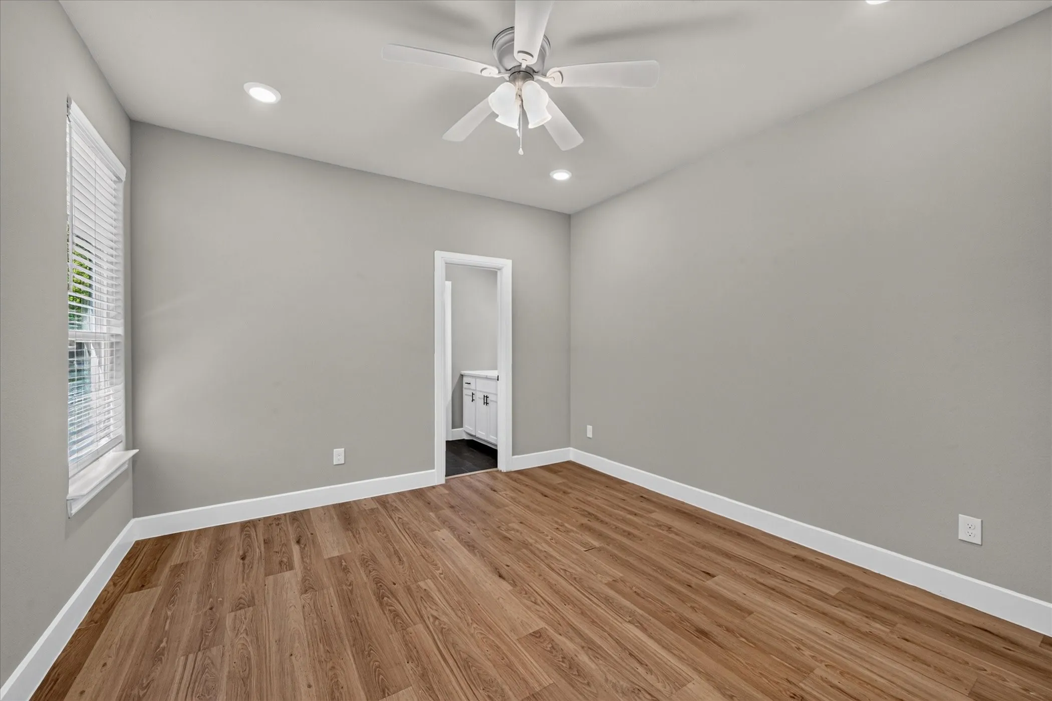 Single Family Residence For Rent in Grayson County , 423 W Monterey Street, Denison, Texas 75020, 3 Bedroom, 3 Bathroom, 1 Garage spaces, 1,560 Sqft, built in 2023, mls#21397052, Real Estate Agent in Denison, Homes For Rent in Grayson county, Homes For Rent in Denison, Realtor in Denison Texas, Real Estate Brokerage Independent Realty Texas, Luminita Cordes Realtor