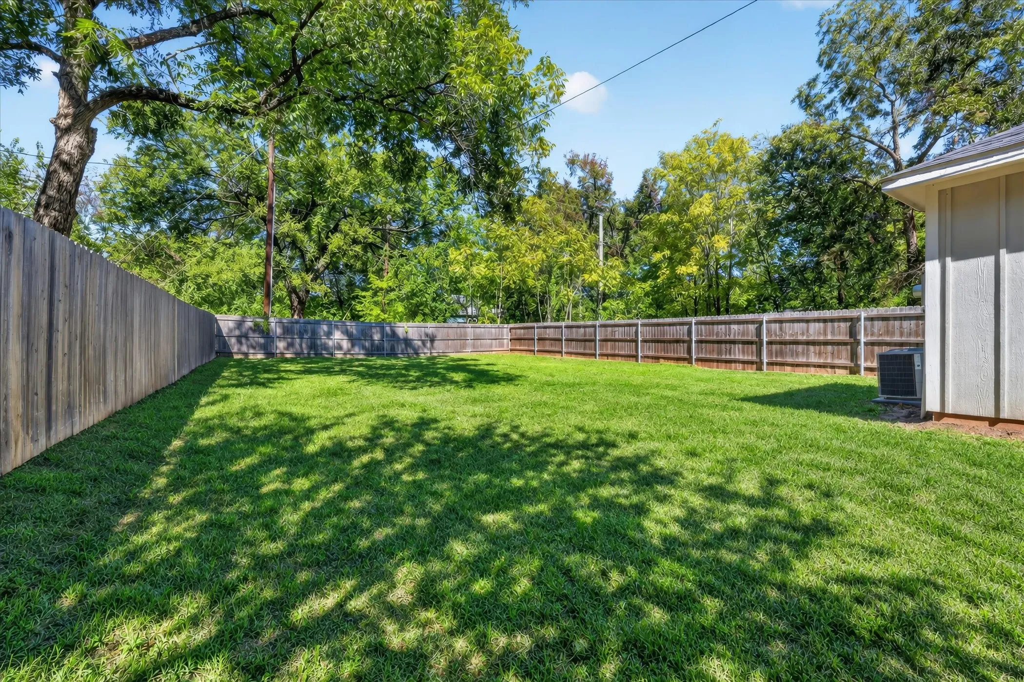 Single Family Residence For Rent in Grayson County , 423 W Monterey Street, Denison, Texas 75020, 3 Bedroom, 3 Bathroom, 1 Garage spaces, 1,560 Sqft, built in 2023, mls#21397052, Real Estate Agent in Denison, Homes For Rent in Grayson county, Homes For Rent in Denison, Realtor in Denison Texas, Real Estate Brokerage Independent Realty Texas, Luminita Cordes Realtor
