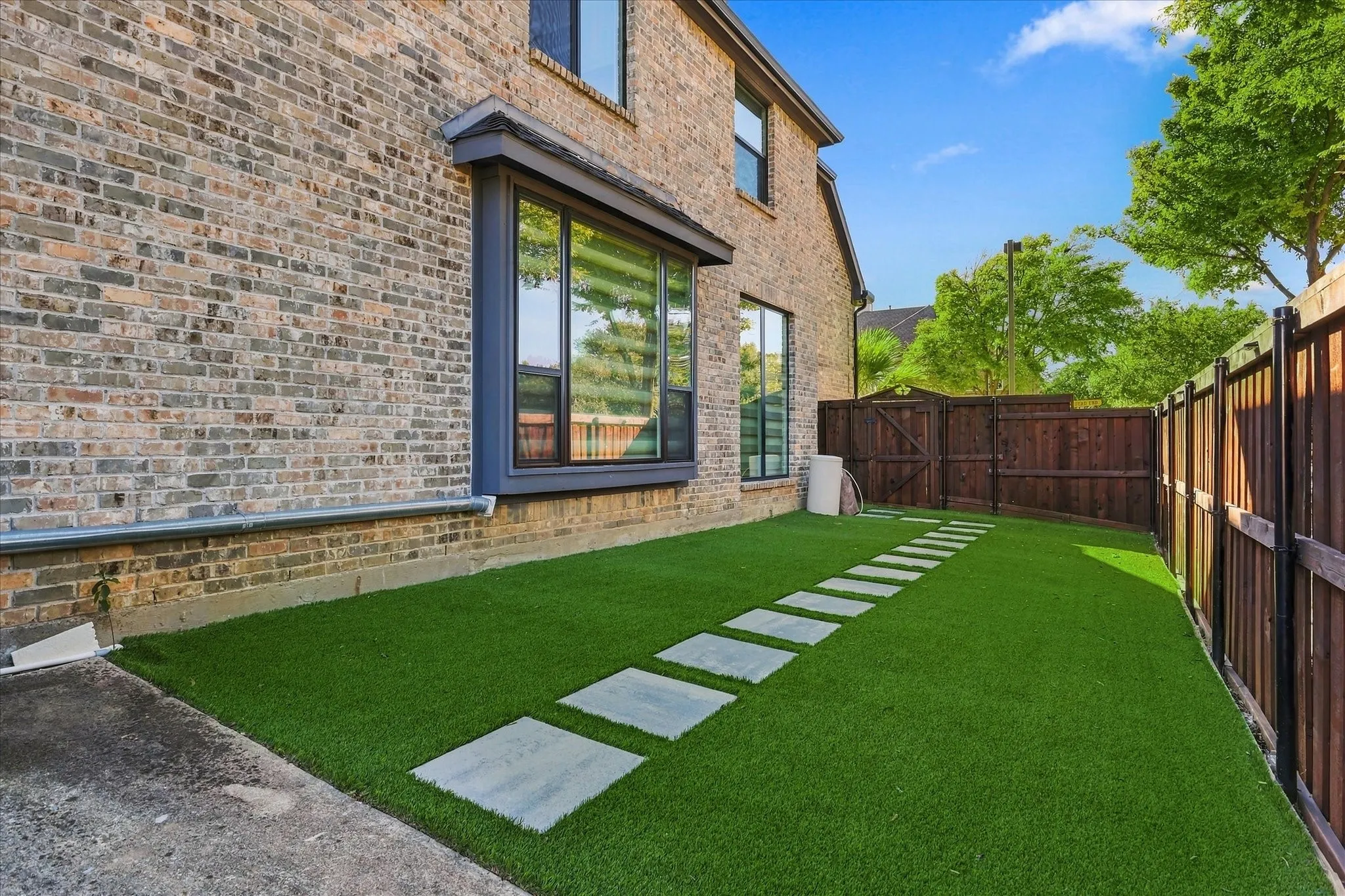 Single Family Residence For Rent in Collin County , 701 Wheaton Court, Allen, Texas 75013, 4 Bedroom, 4 Bathroom, 3 Garage spaces, 3,850 Sqft, built in 2000, mls#21406138, Real Estate Agent in Allen, Homes For Rent in Collin county, Homes For Rent in Allen, Realtor in Allen Texas, Real Estate Brokerage Independent Realty Texas, Luminita Cordes Realtor