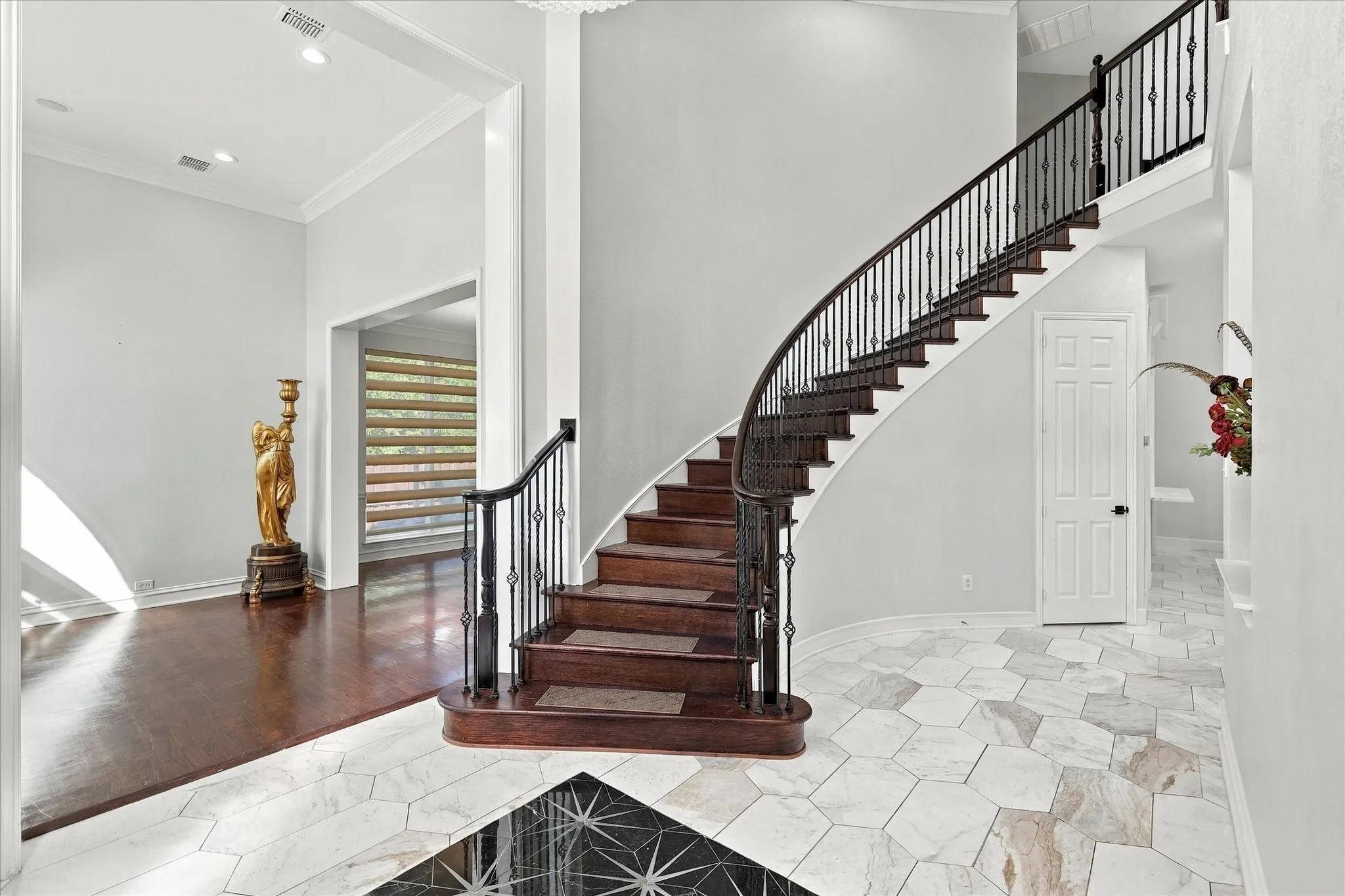 Single Family Residence For Rent in Collin County , 701 Wheaton Court, Allen, Texas 75013, 4 Bedroom, 4 Bathroom, 3 Garage spaces, 3,850 Sqft, built in 2000, mls#21406138, Real Estate Agent in Allen, Homes For Rent in Collin county, Homes For Rent in Allen, Realtor in Allen Texas, Real Estate Brokerage Independent Realty Texas, Luminita Cordes Realtor