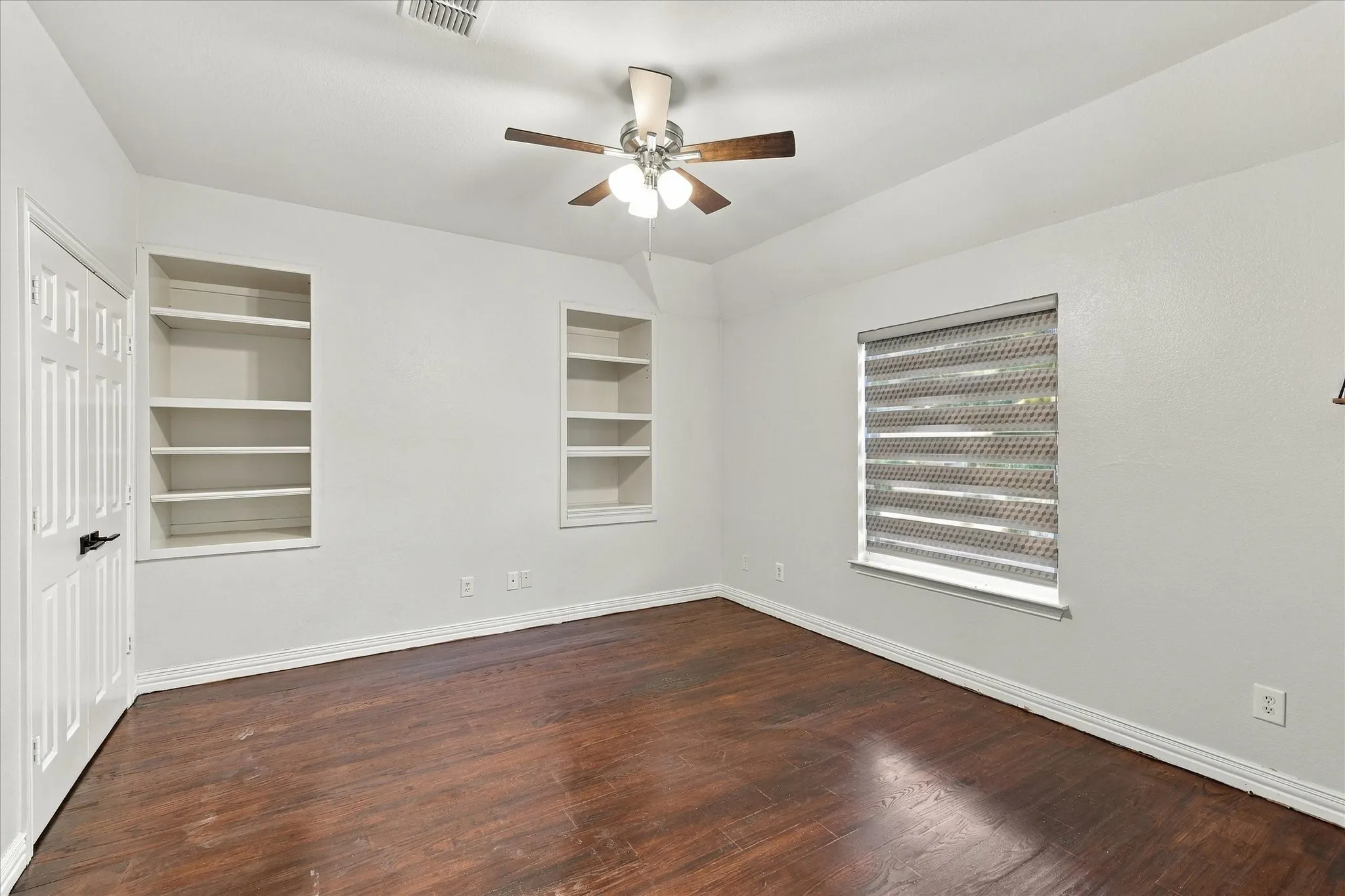Single Family Residence For Rent in Collin County , 701 Wheaton Court, Allen, Texas 75013, 4 Bedroom, 4 Bathroom, 3 Garage spaces, 3,850 Sqft, built in 2000, mls#21406138, Real Estate Agent in Allen, Homes For Rent in Collin county, Homes For Rent in Allen, Realtor in Allen Texas, Real Estate Brokerage Independent Realty Texas, Luminita Cordes Realtor