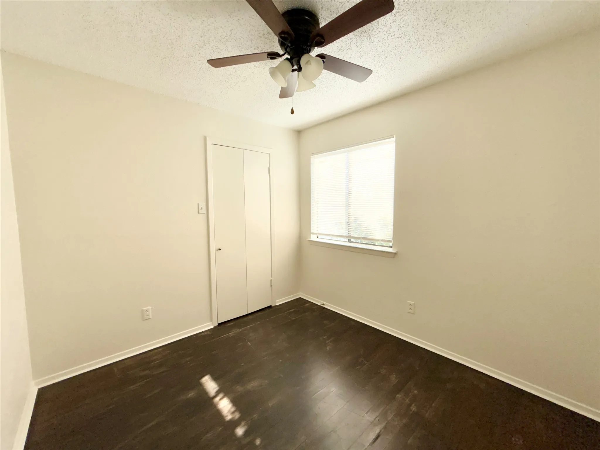 Quadruplex For Rent in Dallas County , 4001 N Garland Avenue 4, Garland, Texas 75040, 3 Bedroom, 2 Bathroom, Garage spaces, 1,038 Sqft, built in 1984, mls#21406139, Real Estate Agent in Garland, Homes For Rent in Dallas county, Homes For Rent in Garland, Realtor in Garland Texas, Real Estate Brokerage Independent Realty Texas, Luminita Cordes Realtor