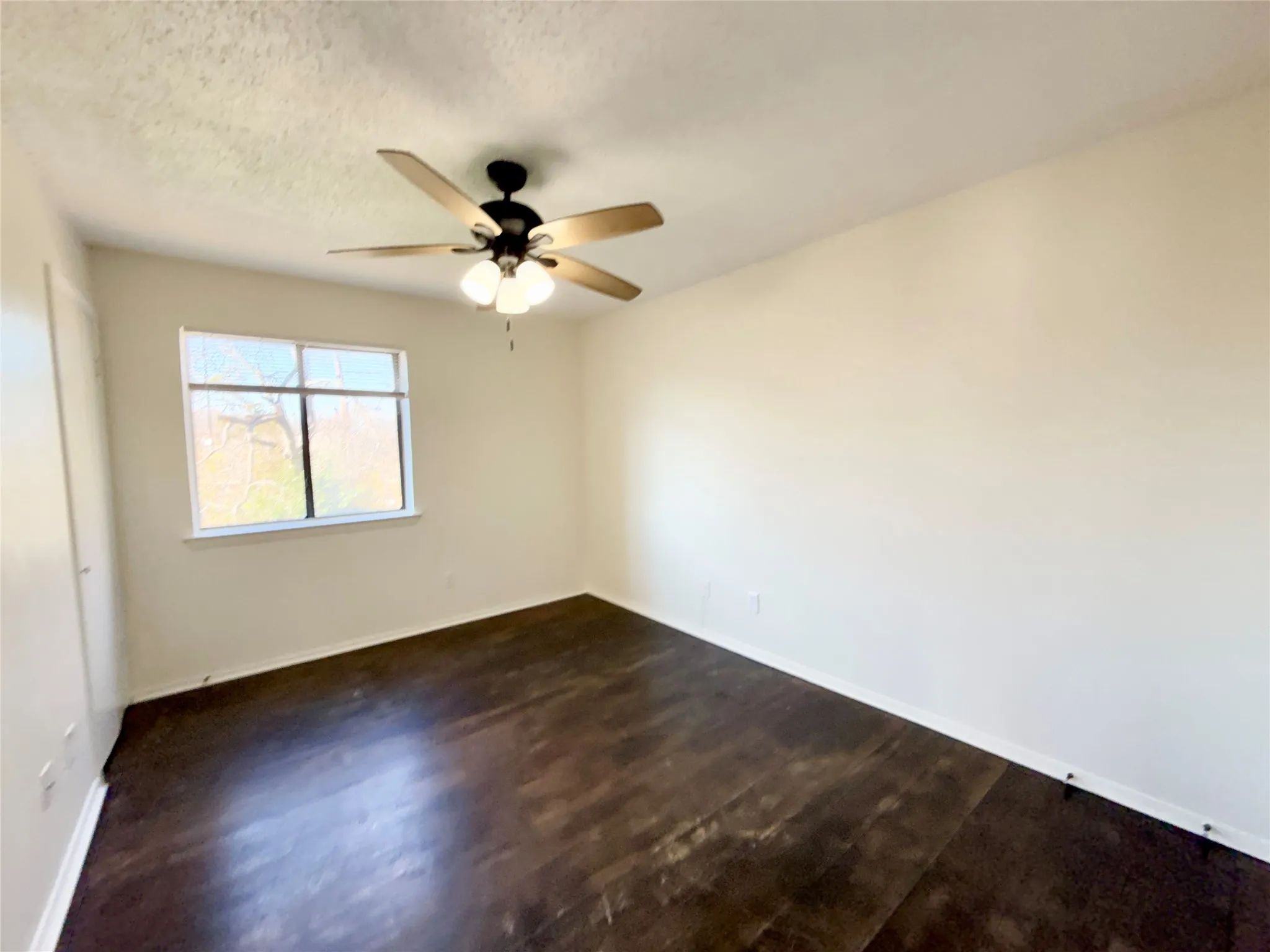Quadruplex For Rent in Dallas County , 4001 N Garland Avenue 4, Garland, Texas 75040, 3 Bedroom, 2 Bathroom, Garage spaces, 1,038 Sqft, built in 1984, mls#21406139, Real Estate Agent in Garland, Homes For Rent in Dallas county, Homes For Rent in Garland, Realtor in Garland Texas, Real Estate Brokerage Independent Realty Texas, Luminita Cordes Realtor
