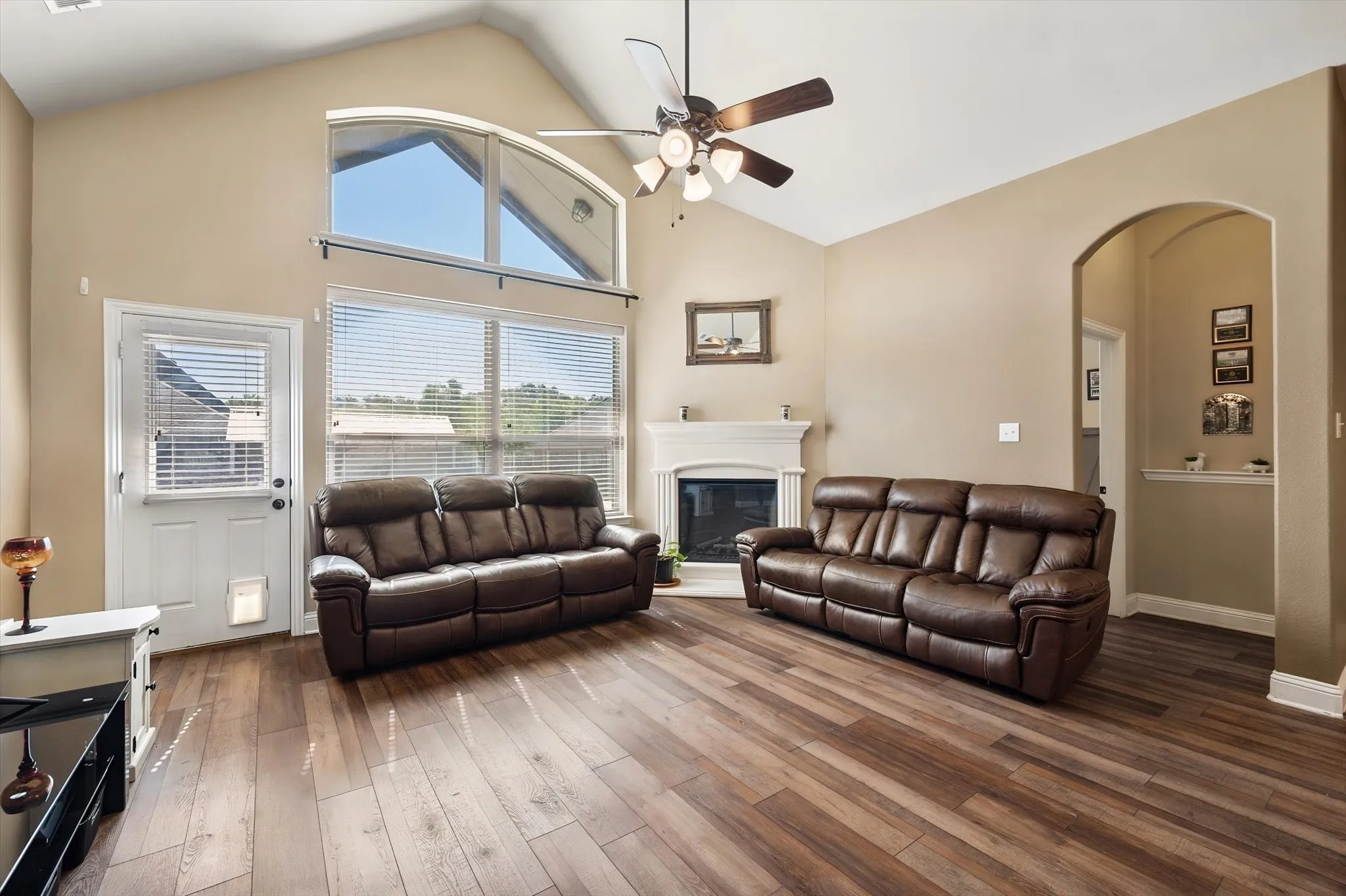 Single Family Residence For Sale in Kaufman County , 133 Haymeadow Drive, Crandall, Texas 75114, 4 Bedroom, 2 Bathroom, 2 Garage spaces, 2,288 Sqft, built in 2017, mls#21406062, Real Estate Agent in Crandall, Homes For Sale in Kaufman county, Homes For Sale in Crandall, Realtor in Crandall Texas, Real Estate Brokerage Independent Realty Texas, Luminita Cordes Realtor