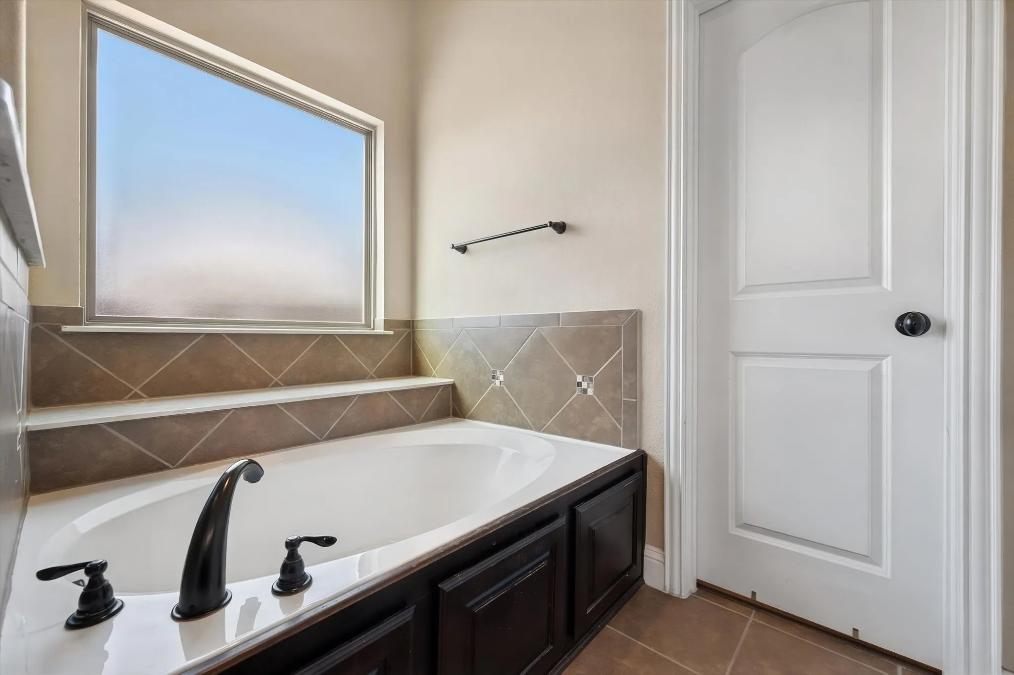 Single Family Residence For Sale in Kaufman County , 133 Haymeadow Drive, Crandall, Texas 75114, 4 Bedroom, 2 Bathroom, 2 Garage spaces, 2,288 Sqft, built in 2017, mls#21406062, Real Estate Agent in Crandall, Homes For Sale in Kaufman county, Homes For Sale in Crandall, Realtor in Crandall Texas, Real Estate Brokerage Independent Realty Texas, Luminita Cordes Realtor