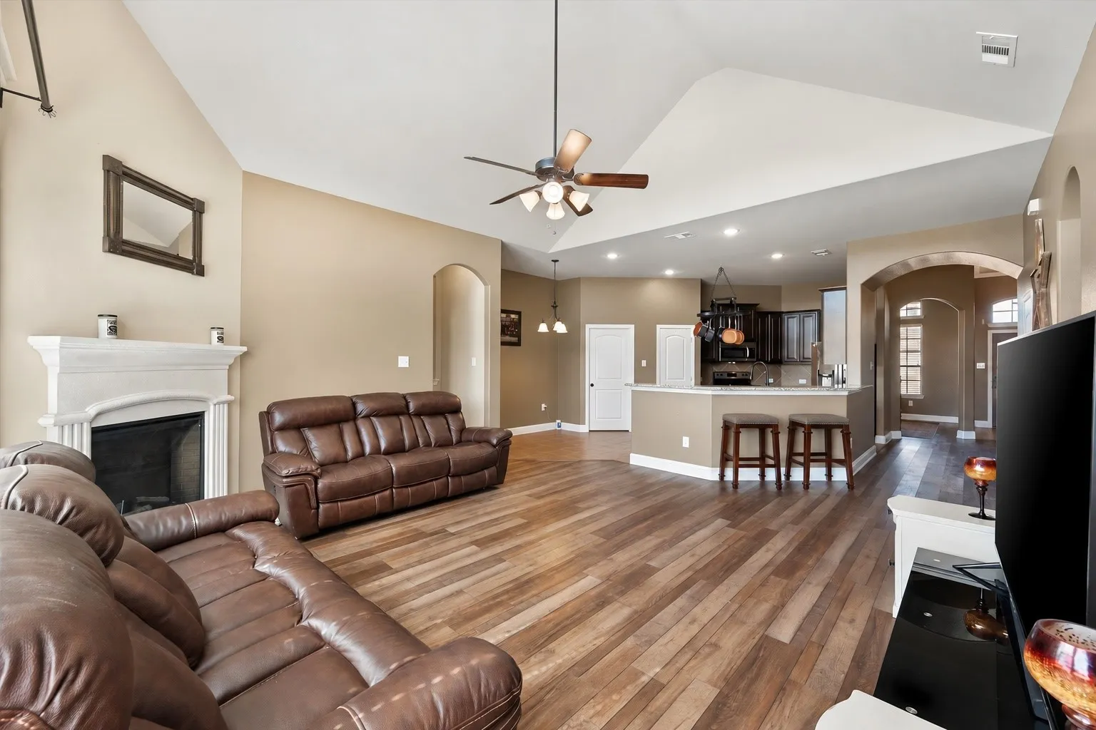 Single Family Residence For Sale in Kaufman County , 133 Haymeadow Drive, Crandall, Texas 75114, 4 Bedroom, 2 Bathroom, 2 Garage spaces, 2,288 Sqft, built in 2017, mls#21406062, Real Estate Agent in Crandall, Homes For Sale in Kaufman county, Homes For Sale in Crandall, Realtor in Crandall Texas, Real Estate Brokerage Independent Realty Texas, Luminita Cordes Realtor