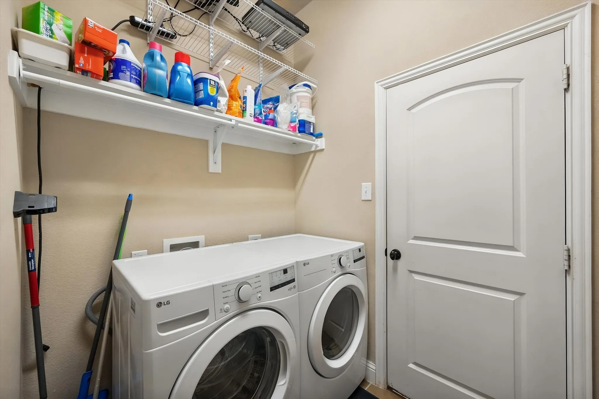 Single Family Residence For Sale in Kaufman County , 133 Haymeadow Drive, Crandall, Texas 75114, 4 Bedroom, 2 Bathroom, 2 Garage spaces, 2,288 Sqft, built in 2017, mls#21406062, Real Estate Agent in Crandall, Homes For Sale in Kaufman county, Homes For Sale in Crandall, Realtor in Crandall Texas, Real Estate Brokerage Independent Realty Texas, Luminita Cordes Realtor