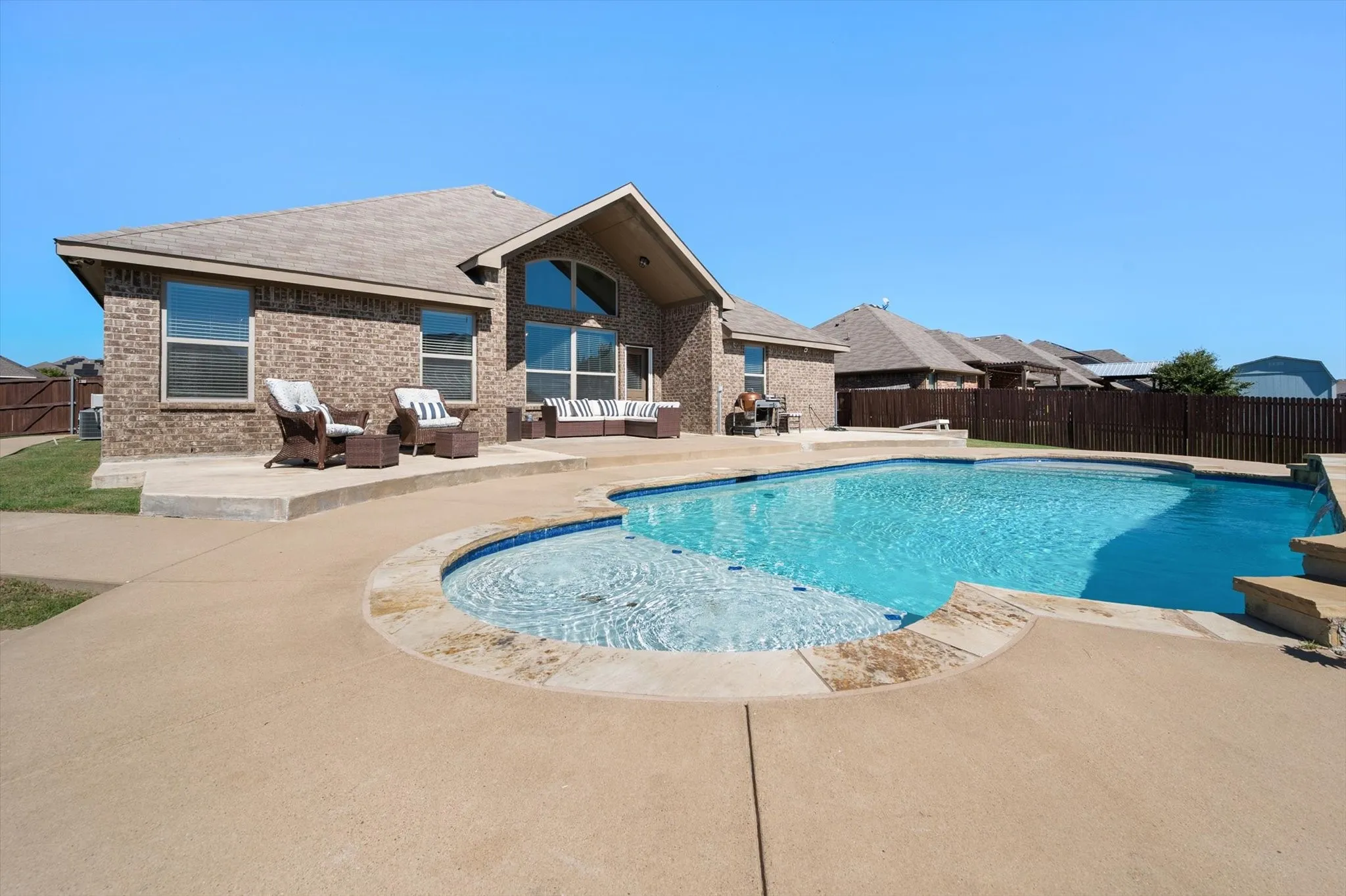 Single Family Residence For Sale in Kaufman County , 133 Haymeadow Drive, Crandall, Texas 75114, 4 Bedroom, 2 Bathroom, 2 Garage spaces, 2,288 Sqft, built in 2017, mls#21406062, Real Estate Agent in Crandall, Homes For Sale in Kaufman county, Homes For Sale in Crandall, Realtor in Crandall Texas, Real Estate Brokerage Independent Realty Texas, Luminita Cordes Realtor