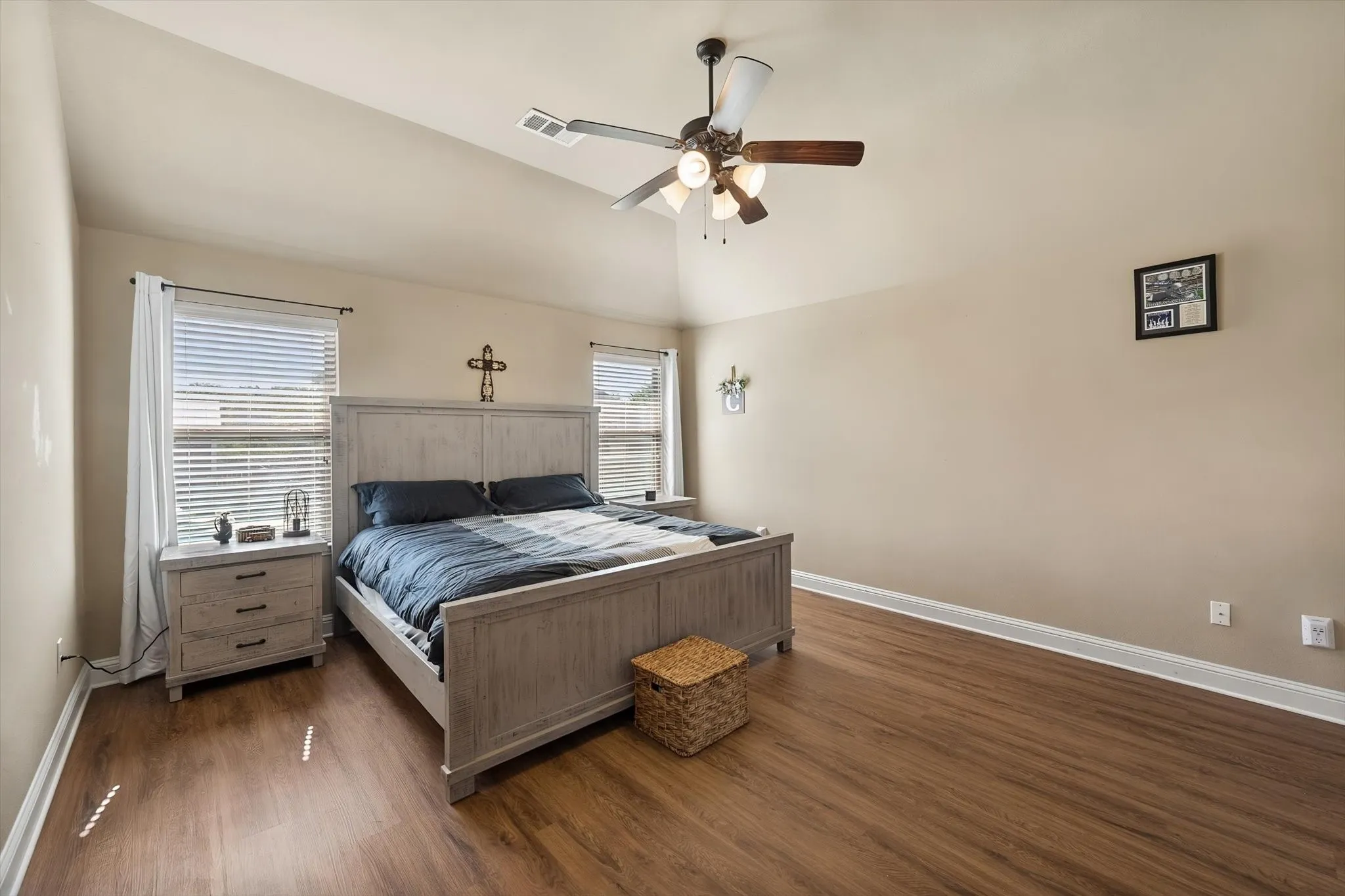 Single Family Residence For Sale in Kaufman County , 133 Haymeadow Drive, Crandall, Texas 75114, 4 Bedroom, 2 Bathroom, 2 Garage spaces, 2,288 Sqft, built in 2017, mls#21406062, Real Estate Agent in Crandall, Homes For Sale in Kaufman county, Homes For Sale in Crandall, Realtor in Crandall Texas, Real Estate Brokerage Independent Realty Texas, Luminita Cordes Realtor