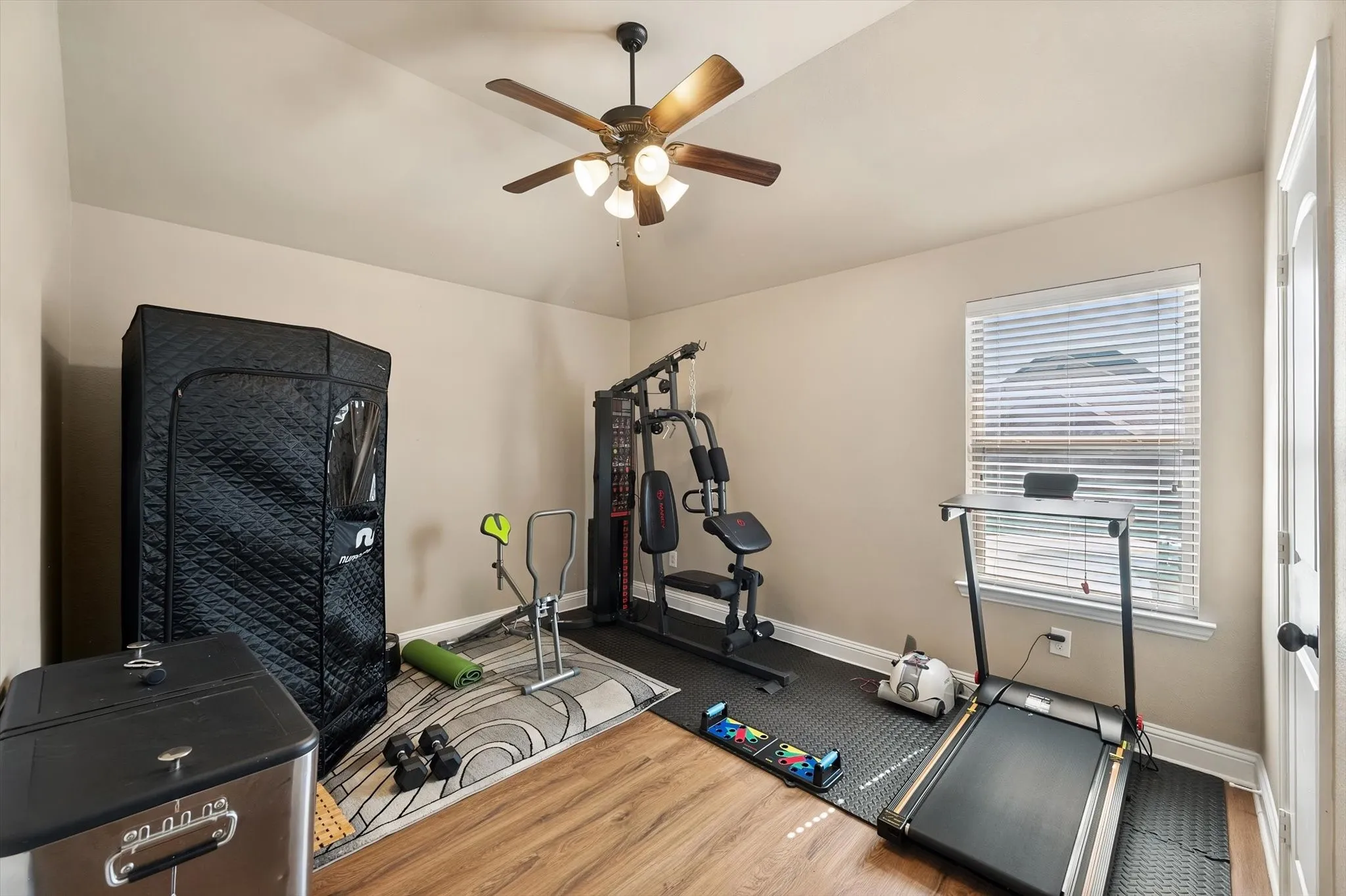 Single Family Residence For Sale in Kaufman County , 133 Haymeadow Drive, Crandall, Texas 75114, 4 Bedroom, 2 Bathroom, 2 Garage spaces, 2,288 Sqft, built in 2017, mls#21406062, Real Estate Agent in Crandall, Homes For Sale in Kaufman county, Homes For Sale in Crandall, Realtor in Crandall Texas, Real Estate Brokerage Independent Realty Texas, Luminita Cordes Realtor