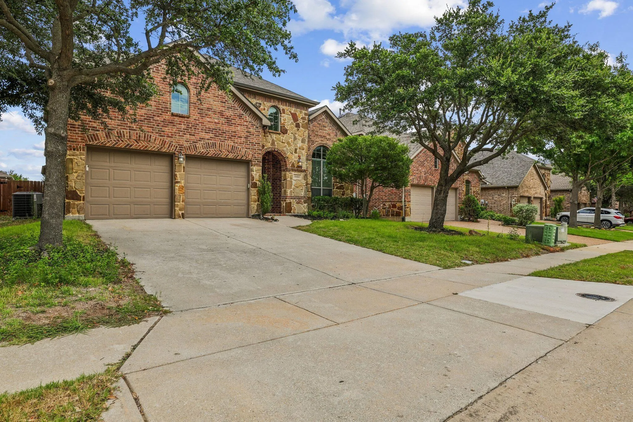 Single Family Residence For Sale in Collin County , 6412 Falcon Ridge Lane, Mc Kinney, Texas 75071, 5 Bedroom, 4 Bathroom, 2 Garage spaces, 3,389 Sqft, built in 2007, mls#21406133, Real Estate Agent in Mc Kinney, Homes For Sale in Collin county, Homes For Sale in Mc Kinney, Realtor in Mc Kinney Texas, Real Estate Brokerage Independent Realty Texas, Luminita Cordes Realtor