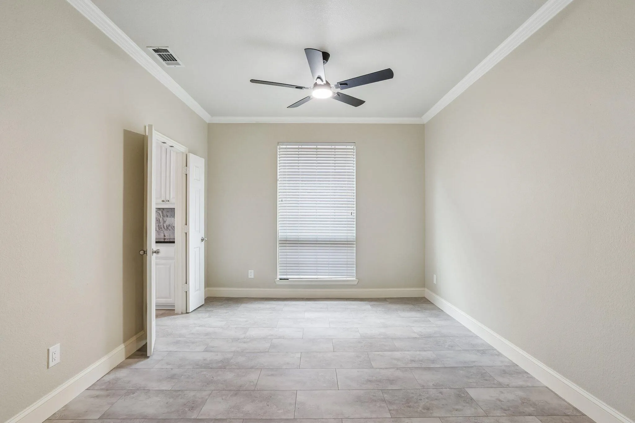 Single Family Residence For Sale in Collin County , 6412 Falcon Ridge Lane, Mc Kinney, Texas 75071, 5 Bedroom, 4 Bathroom, 2 Garage spaces, 3,389 Sqft, built in 2007, mls#21406133, Real Estate Agent in Mc Kinney, Homes For Sale in Collin county, Homes For Sale in Mc Kinney, Realtor in Mc Kinney Texas, Real Estate Brokerage Independent Realty Texas, Luminita Cordes Realtor