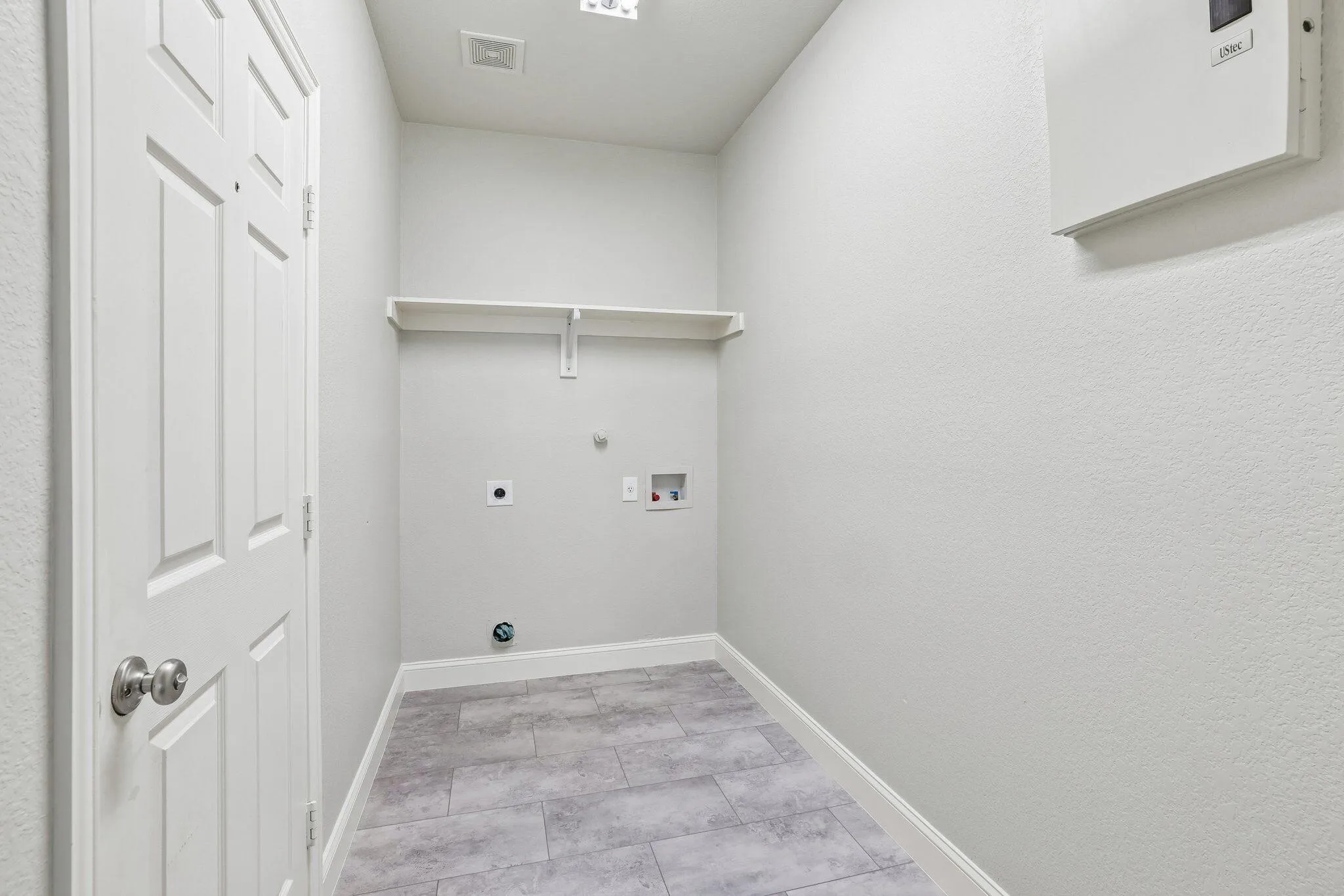 Single Family Residence For Sale in Collin County , 6412 Falcon Ridge Lane, Mc Kinney, Texas 75071, 5 Bedroom, 4 Bathroom, 2 Garage spaces, 3,389 Sqft, built in 2007, mls#21406133, Real Estate Agent in Mc Kinney, Homes For Sale in Collin county, Homes For Sale in Mc Kinney, Realtor in Mc Kinney Texas, Real Estate Brokerage Independent Realty Texas, Luminita Cordes Realtor