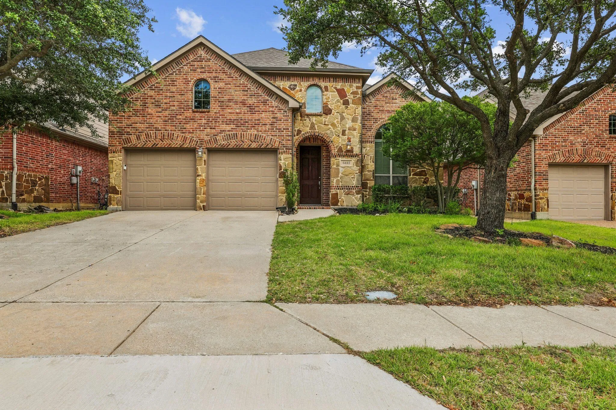 Single Family Residence For Sale in Collin County , 6412 Falcon Ridge Lane, Mc Kinney, Texas 75071, 5 Bedroom, 4 Bathroom, 2 Garage spaces, 3,389 Sqft, built in 2007, mls#21406133, Real Estate Agent in Mc Kinney, Homes For Sale in Collin county, Homes For Sale in Mc Kinney, Realtor in Mc Kinney Texas, Real Estate Brokerage Independent Realty Texas, Luminita Cordes Realtor