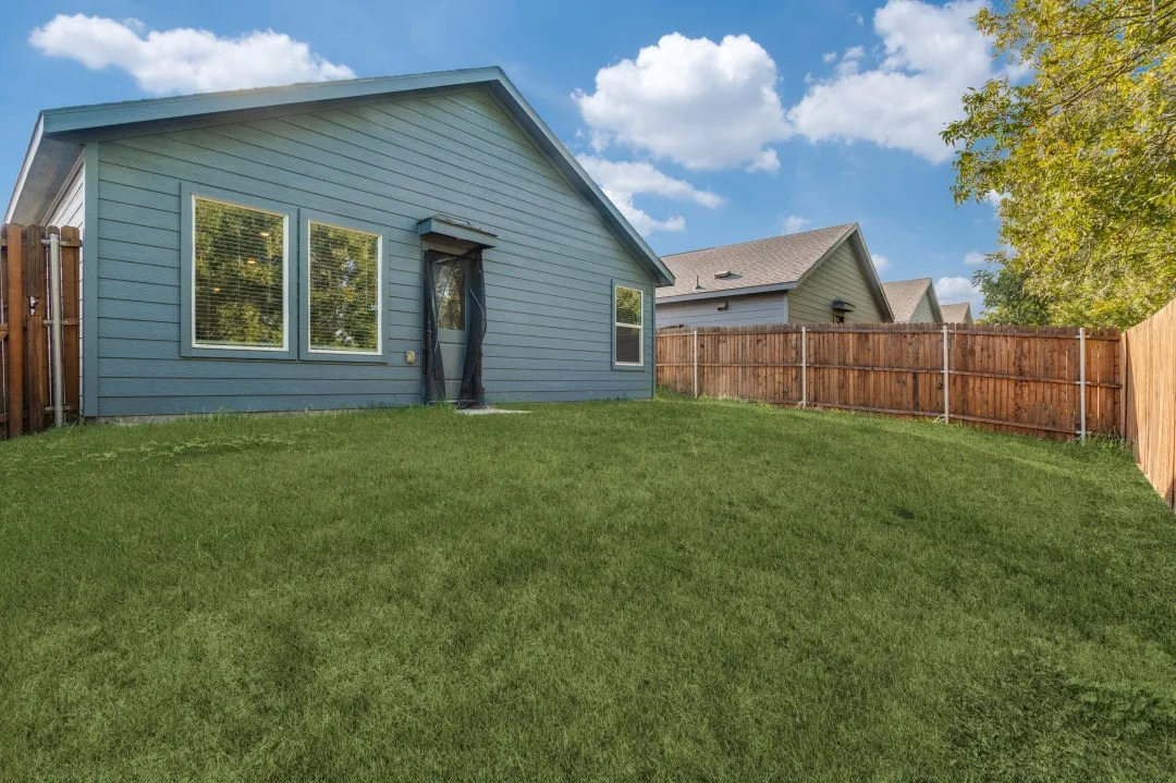 Single Family Residence For Rent in Dallas County , 238 Willow Way, Wilmer, Texas 75172, 3 Bedroom, 2 Bathroom, 2 Garage spaces, 1,266 Sqft, built in 2024, mls#21406141, Real Estate Agent in Wilmer, Homes For Rent in Dallas county, Homes For Rent in Wilmer, Realtor in Wilmer Texas, Real Estate Brokerage Independent Realty Texas, Luminita Cordes Realtor