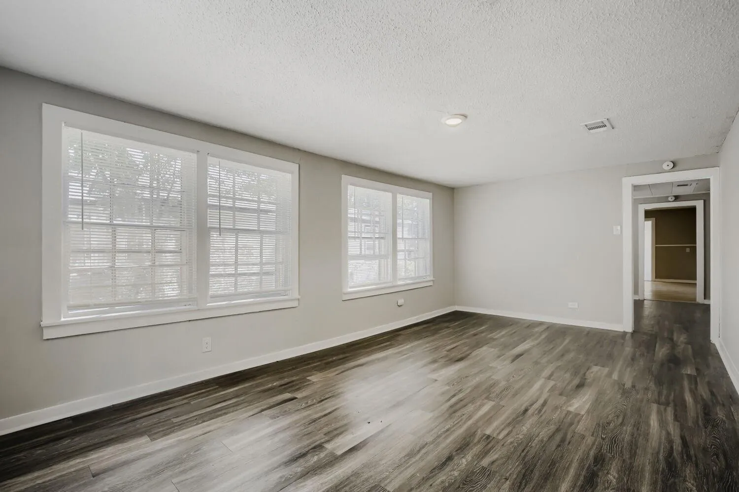 Single Family Residence For Rent in Grayson County , 1050 Dubois Street, Denison, Texas 75020, 3 Bedroom, 1 Bathroom, Garage spaces, 1,284 Sqft, built in 1945, mls#21406148, Real Estate Agent in Denison, Homes For Rent in Grayson county, Homes For Rent in Denison, Realtor in Denison Texas, Real Estate Brokerage Independent Realty Texas, Luminita Cordes Realtor