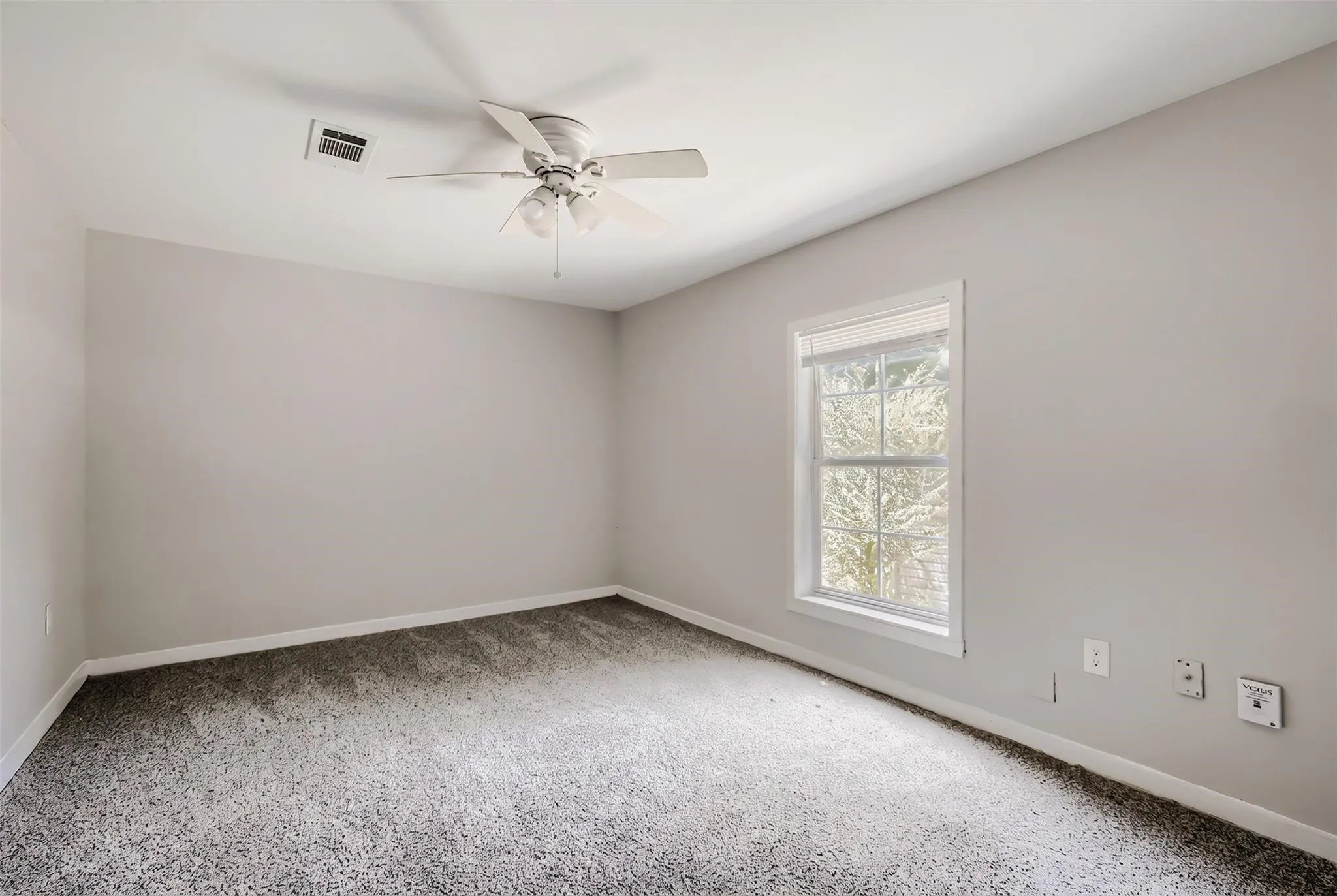 Single Family Residence For Rent in Grayson County , 1050 Dubois Street, Denison, Texas 75020, 3 Bedroom, 1 Bathroom, Garage spaces, 1,284 Sqft, built in 1945, mls#21406148, Real Estate Agent in Denison, Homes For Rent in Grayson county, Homes For Rent in Denison, Realtor in Denison Texas, Real Estate Brokerage Independent Realty Texas, Luminita Cordes Realtor