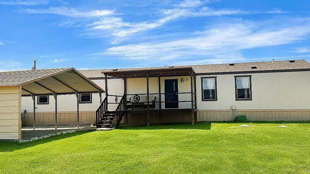 Single Family Residence For Sale in Parker County , 8850 Old Agnes Road, Poolville, Texas 76487, 5 Bedroom, 4 Bathroom, 2 Garage spaces, 3,424 Sqft, built in 2017, mls#21405736, Real Estate Agent in Poolville, Homes For Sale in Parker county, Homes For Sale in Poolville, Realtor in Poolville Texas, Real Estate Brokerage Independent Realty Texas, Luminita Cordes Realtor