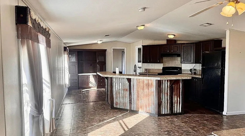 Single Family Residence For Sale in Parker County , 8850 Old Agnes Road, Poolville, Texas 76487, 5 Bedroom, 4 Bathroom, 2 Garage spaces, 3,424 Sqft, built in 2017, mls#21405736, Real Estate Agent in Poolville, Homes For Sale in Parker county, Homes For Sale in Poolville, Realtor in Poolville Texas, Real Estate Brokerage Independent Realty Texas, Luminita Cordes Realtor