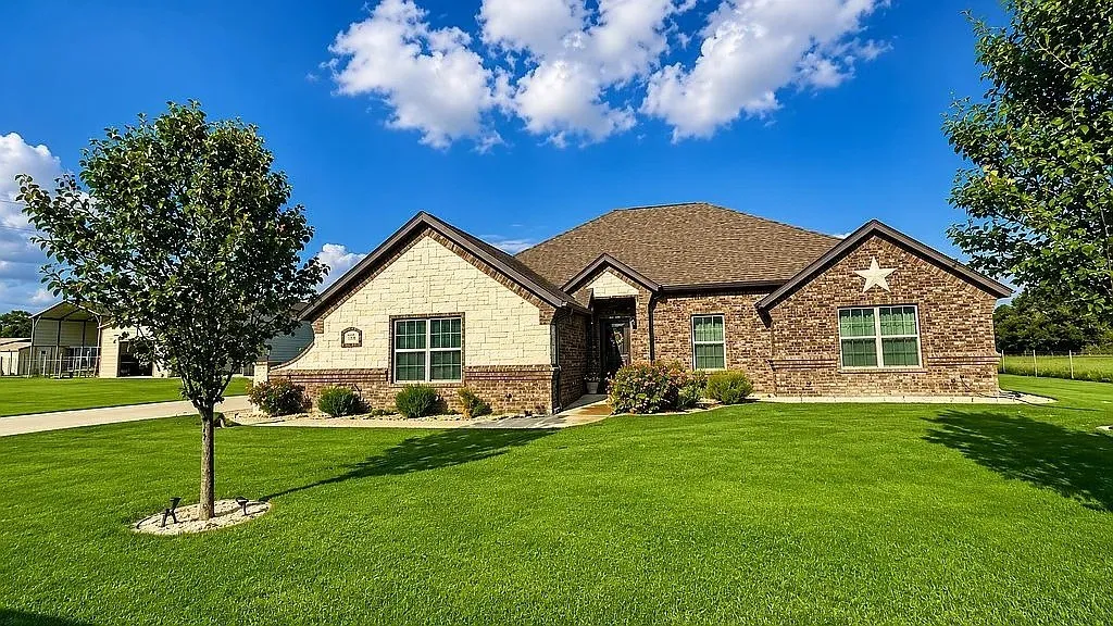 Single Family Residence For Sale