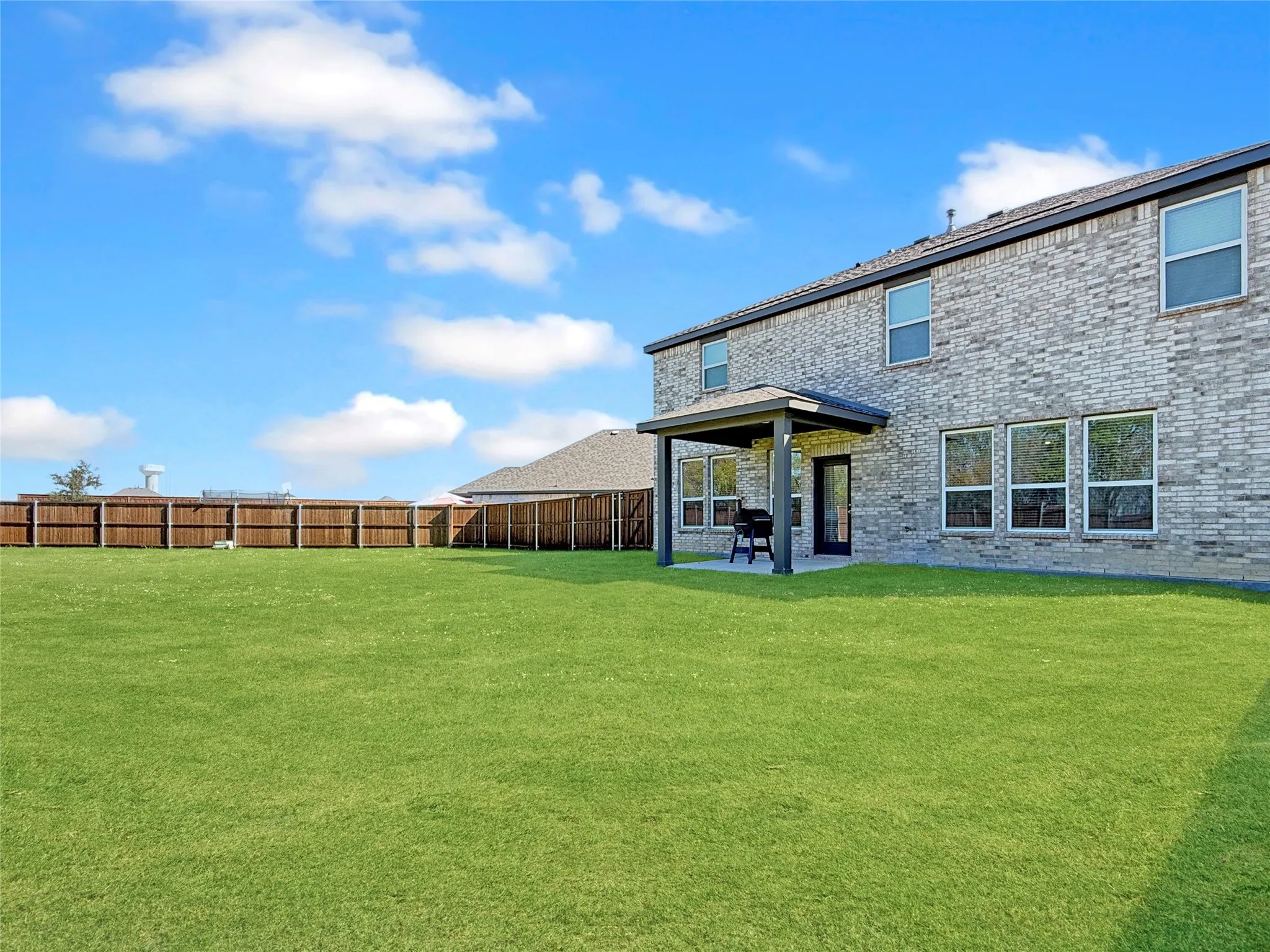 Single Family Residence For Rent in Denton County , 1200 Lancaster Drive, Justin, Texas 76247, 3 Bedroom, 3 Bathroom, 2 Garage spaces, 2,551 Sqft, built in 2024, mls#21405581, Real Estate Agent in Justin, Homes For Rent in Denton county, Homes For Rent in Justin, Realtor in Justin Texas, Real Estate Brokerage Independent Realty Texas, Luminita Cordes Realtor