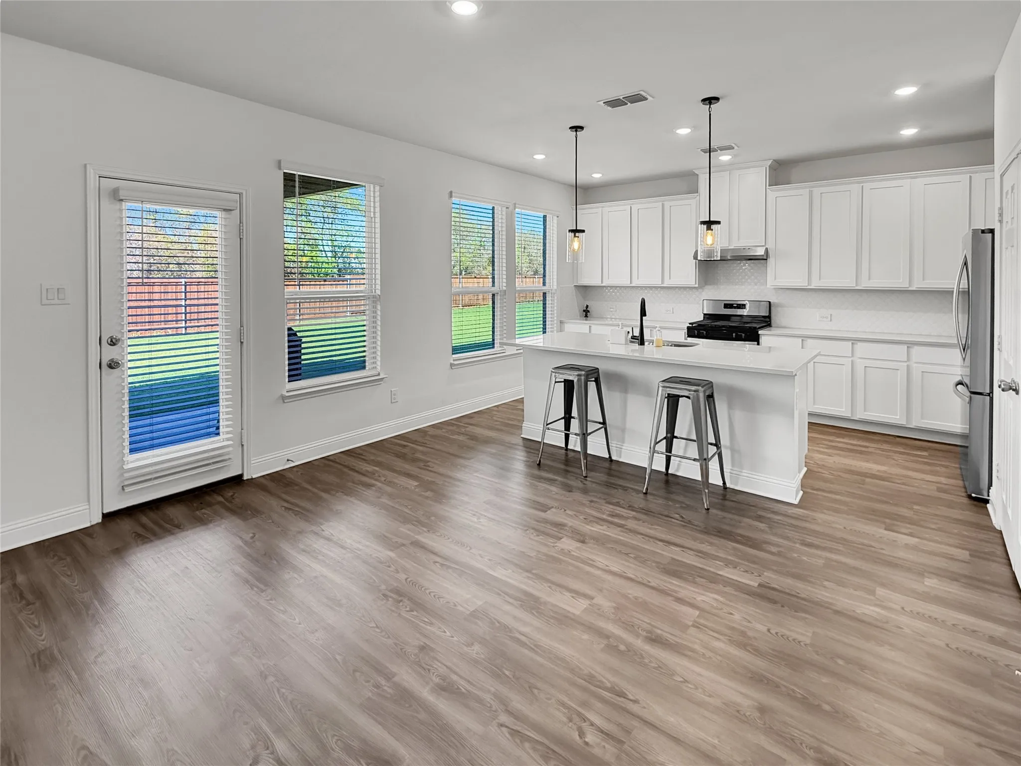 Single Family Residence For Rent in Denton County , 1200 Lancaster Drive, Justin, Texas 76247, 3 Bedroom, 3 Bathroom, 2 Garage spaces, 2,551 Sqft, built in 2024, mls#21405581, Real Estate Agent in Justin, Homes For Rent in Denton county, Homes For Rent in Justin, Realtor in Justin Texas, Real Estate Brokerage Independent Realty Texas, Luminita Cordes Realtor