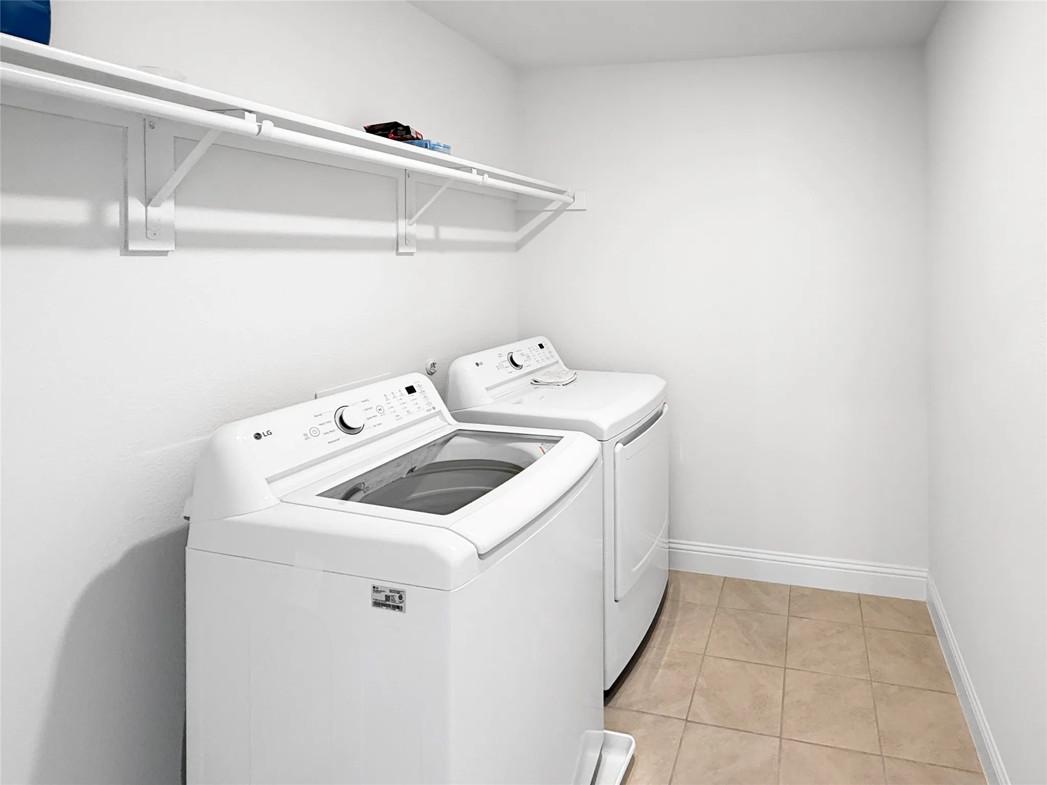 Single Family Residence For Rent in Denton County , 1200 Lancaster Drive, Justin, Texas 76247, 3 Bedroom, 3 Bathroom, 2 Garage spaces, 2,551 Sqft, built in 2024, mls#21405581, Real Estate Agent in Justin, Homes For Rent in Denton county, Homes For Rent in Justin, Realtor in Justin Texas, Real Estate Brokerage Independent Realty Texas, Luminita Cordes Realtor
