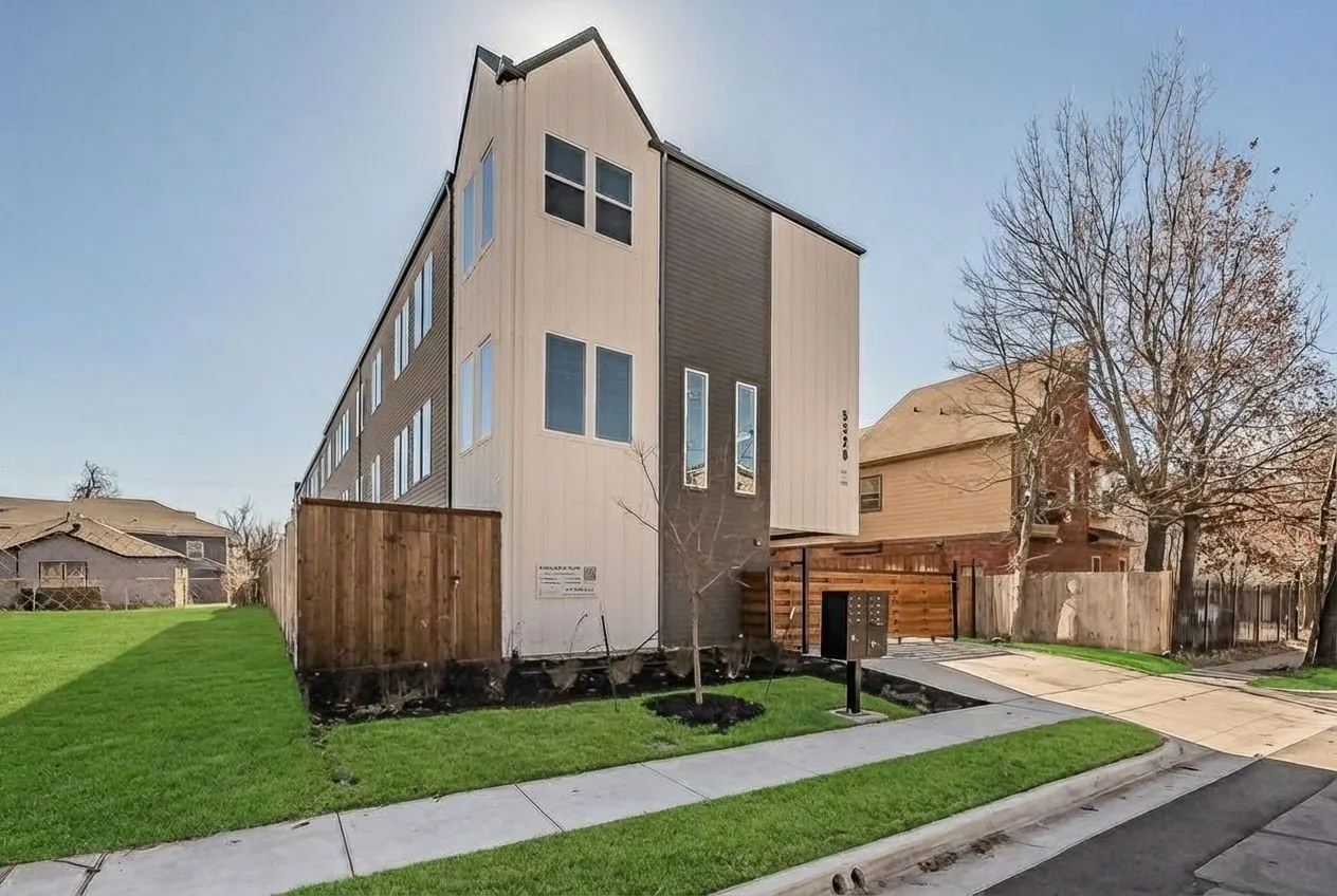 Condominium For Sale in Dallas County , 5320 Reiger Avenue 107, Dallas, Texas 75214, 2 Bedroom, 3 Bathroom, 2 Garage spaces, 1,442 Sqft, built in 2025, mls#21406106, Real Estate Agent in Dallas, Homes For Sale in Dallas county, Homes For Sale in Dallas, Realtor in Dallas Texas, Real Estate Brokerage Independent Realty Texas, Luminita Cordes Realtor