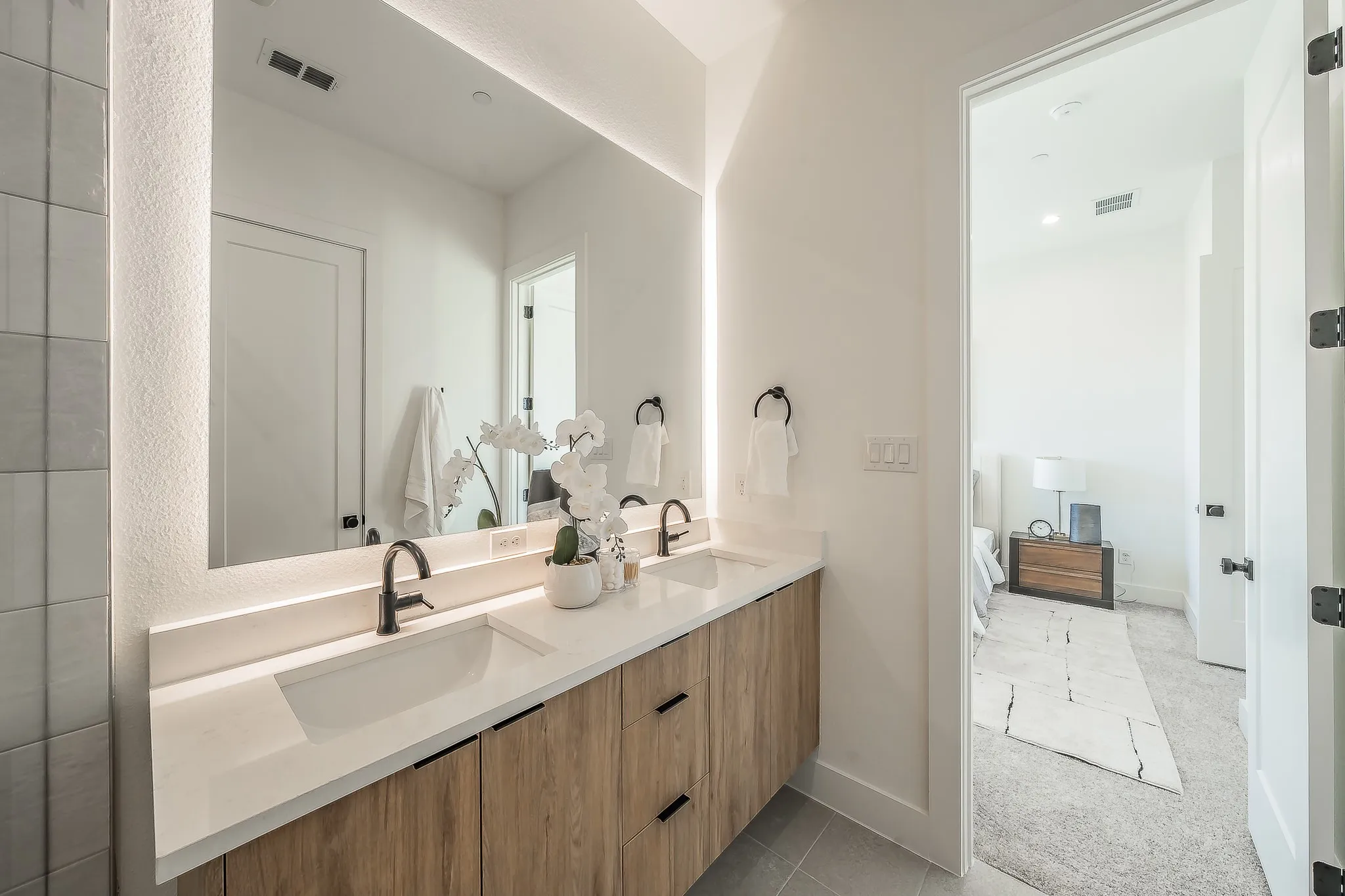 Condominium For Sale in Dallas County , 5320 Reiger Avenue 107, Dallas, Texas 75214, 2 Bedroom, 3 Bathroom, 2 Garage spaces, 1,442 Sqft, built in 2025, mls#21406106, Real Estate Agent in Dallas, Homes For Sale in Dallas county, Homes For Sale in Dallas, Realtor in Dallas Texas, Real Estate Brokerage Independent Realty Texas, Luminita Cordes Realtor