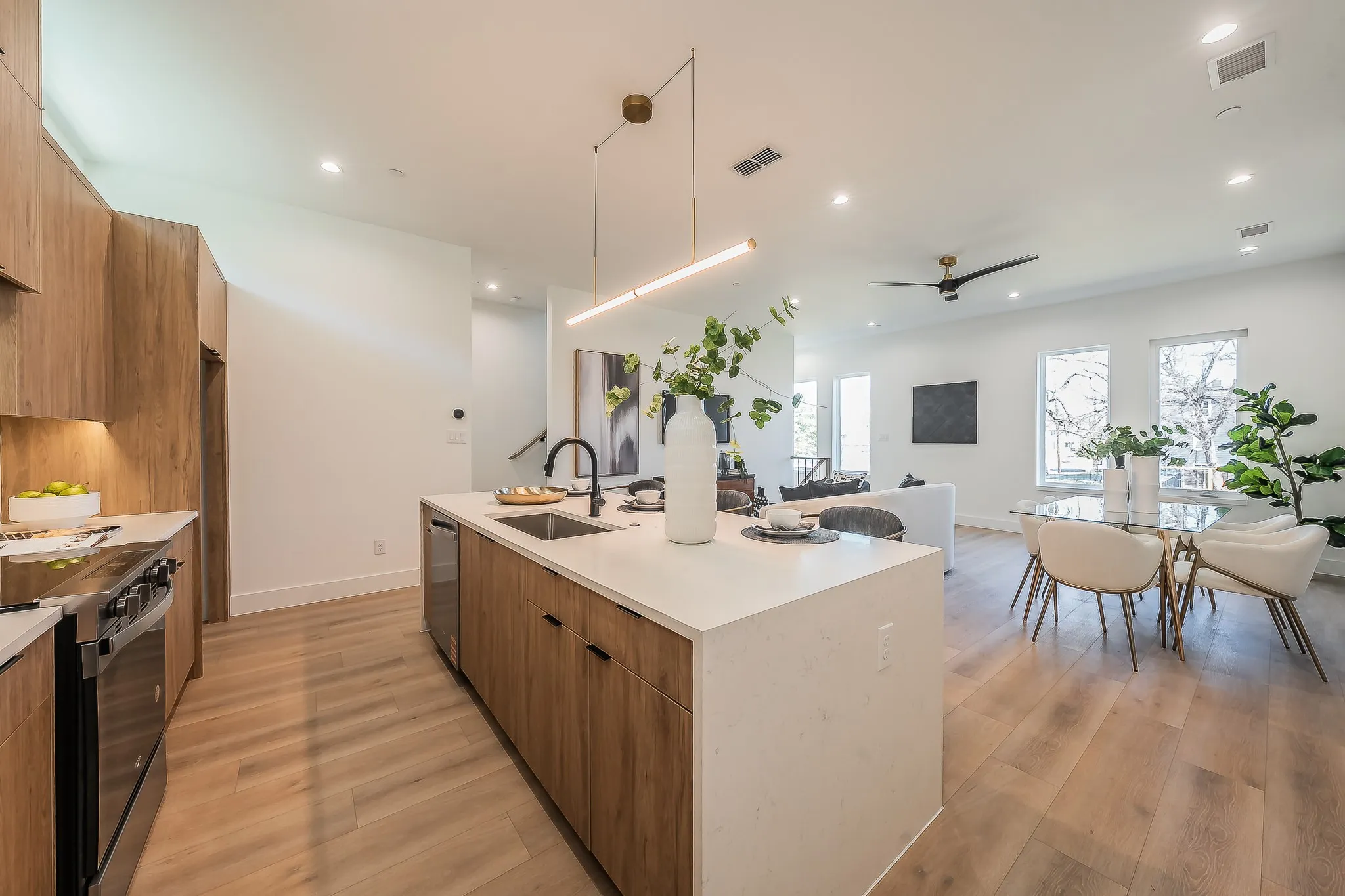 Condominium For Sale in Dallas County , 5320 Reiger Avenue 107, Dallas, Texas 75214, 2 Bedroom, 3 Bathroom, 2 Garage spaces, 1,442 Sqft, built in 2025, mls#21406106, Real Estate Agent in Dallas, Homes For Sale in Dallas county, Homes For Sale in Dallas, Realtor in Dallas Texas, Real Estate Brokerage Independent Realty Texas, Luminita Cordes Realtor