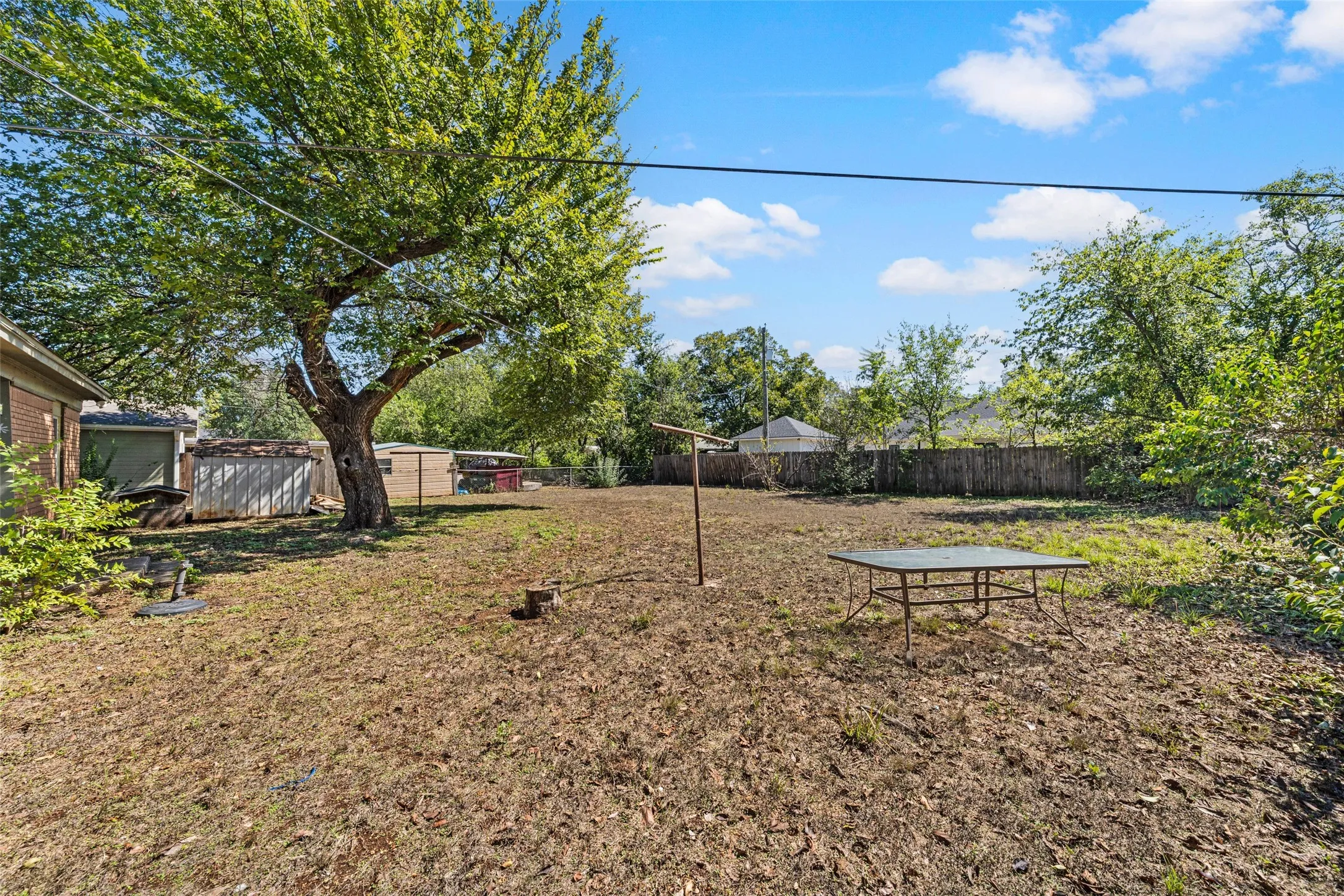 Single Family Residence For Sale in Mc Lennan County , 1126 W 7th Street, Mc Gregor, Texas 76657, 3 Bedroom, 1 Bathroom, Garage spaces, 1,416 Sqft, built in 1947, mls#21405929, Real Estate Agent in Mc Gregor, Homes For Sale in Mc Lennan county, Homes For Sale in Mc Gregor, Realtor in Mc Gregor Texas, Real Estate Brokerage Independent Realty Texas, Luminita Cordes Realtor