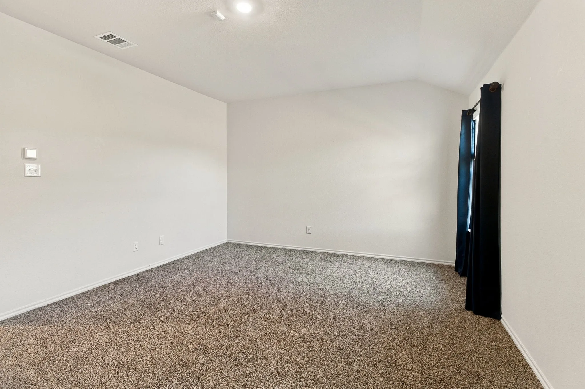 Single Family Residence For Sale in Kaufman County , 2310 Wisterwood Lane, Crandall, Texas 75114, 4 Bedroom, 3 Bathroom, 2 Garage spaces, 2,094 Sqft, built in 2020, mls#21394517, Real Estate Agent in Crandall, Homes For Sale in Kaufman county, Homes For Sale in Crandall, Realtor in Crandall Texas, Real Estate Brokerage Independent Realty Texas, Luminita Cordes Realtor
