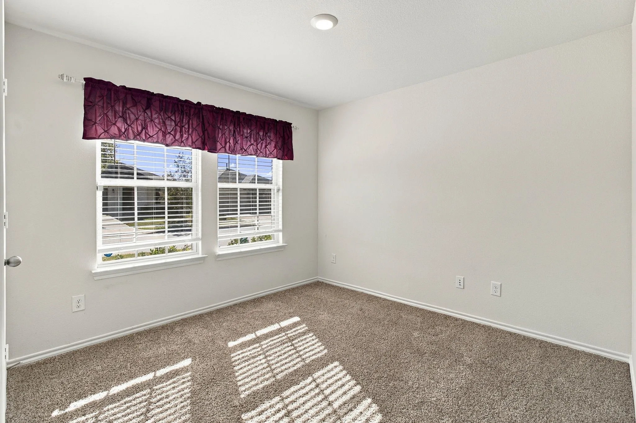 Single Family Residence For Sale in Kaufman County , 2310 Wisterwood Lane, Crandall, Texas 75114, 4 Bedroom, 3 Bathroom, 2 Garage spaces, 2,094 Sqft, built in 2020, mls#21394517, Real Estate Agent in Crandall, Homes For Sale in Kaufman county, Homes For Sale in Crandall, Realtor in Crandall Texas, Real Estate Brokerage Independent Realty Texas, Luminita Cordes Realtor