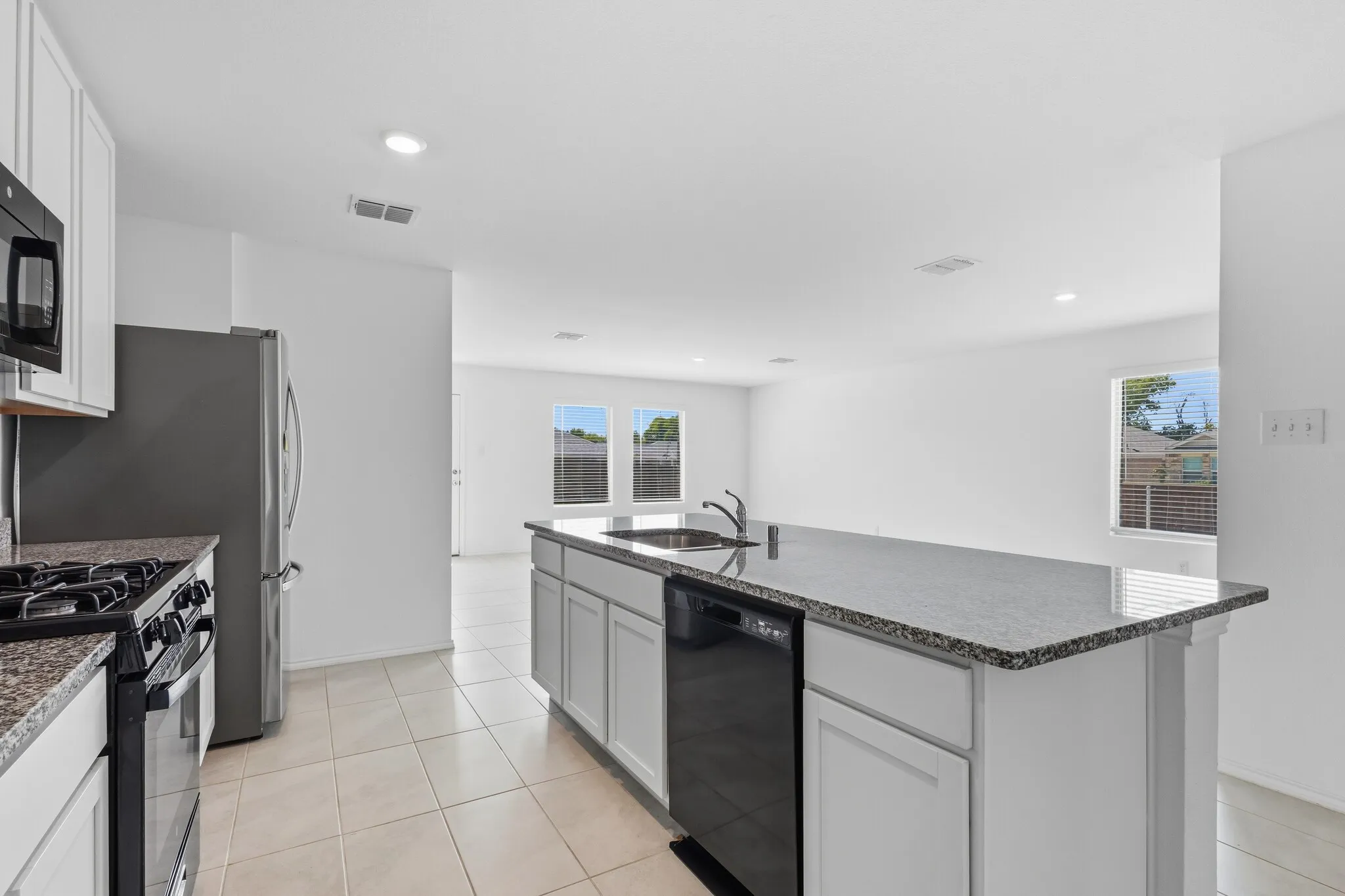 Single Family Residence For Rent in Denton County , 2804 Eppright Drive, Little Elm, Texas 75068, 4 Bedroom, 2 Bathroom, Garage spaces, 1,743 Sqft, built in 2023, mls#21403711, Real Estate Agent in Little Elm, Homes For Rent in Denton county, Homes For Rent in Little Elm, Realtor in Little Elm Texas, Real Estate Brokerage Independent Realty Texas, Luminita Cordes Realtor