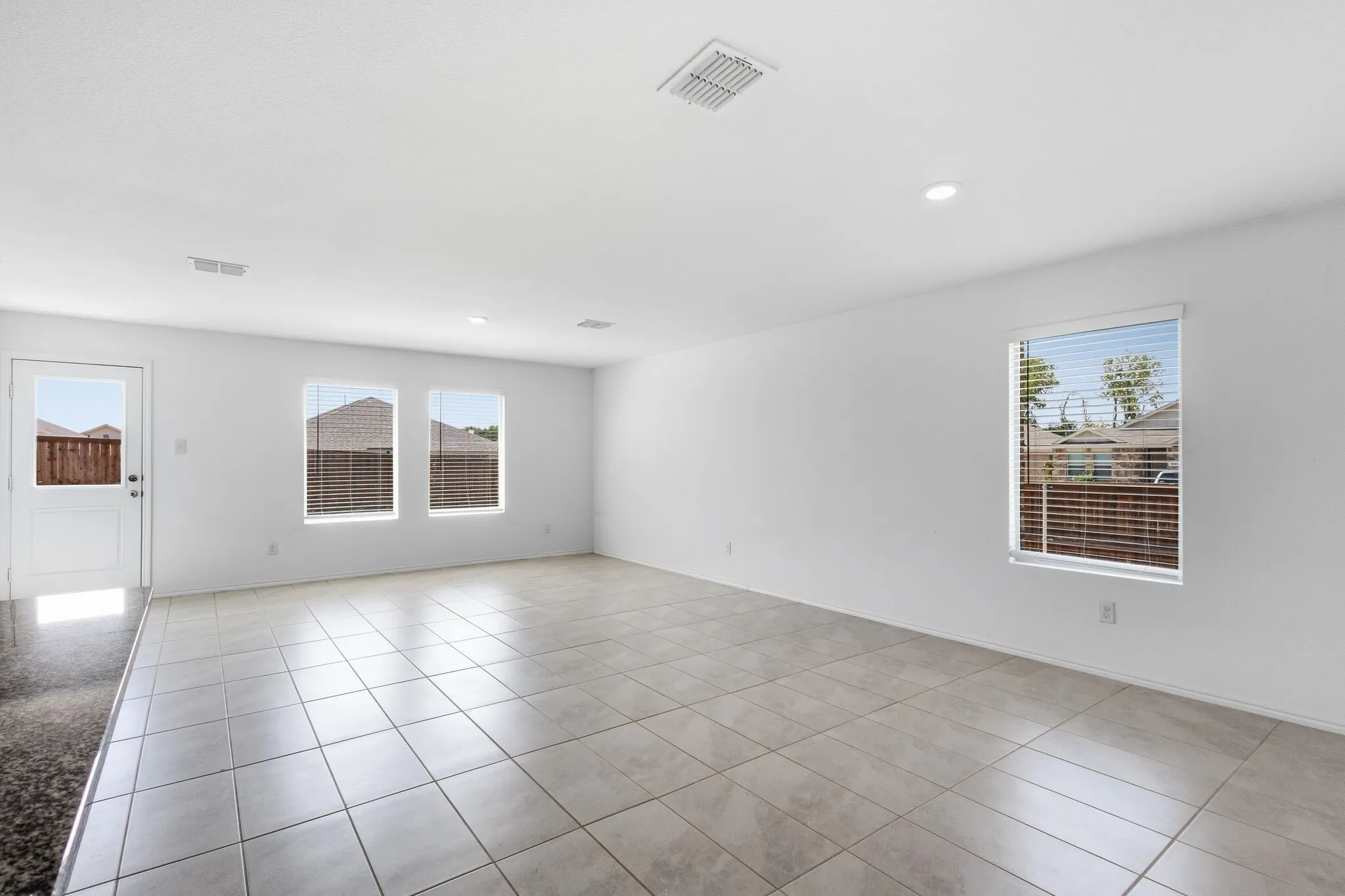 Single Family Residence For Rent in Denton County , 2804 Eppright Drive, Little Elm, Texas 75068, 4 Bedroom, 2 Bathroom, Garage spaces, 1,743 Sqft, built in 2023, mls#21403711, Real Estate Agent in Little Elm, Homes For Rent in Denton county, Homes For Rent in Little Elm, Realtor in Little Elm Texas, Real Estate Brokerage Independent Realty Texas, Luminita Cordes Realtor