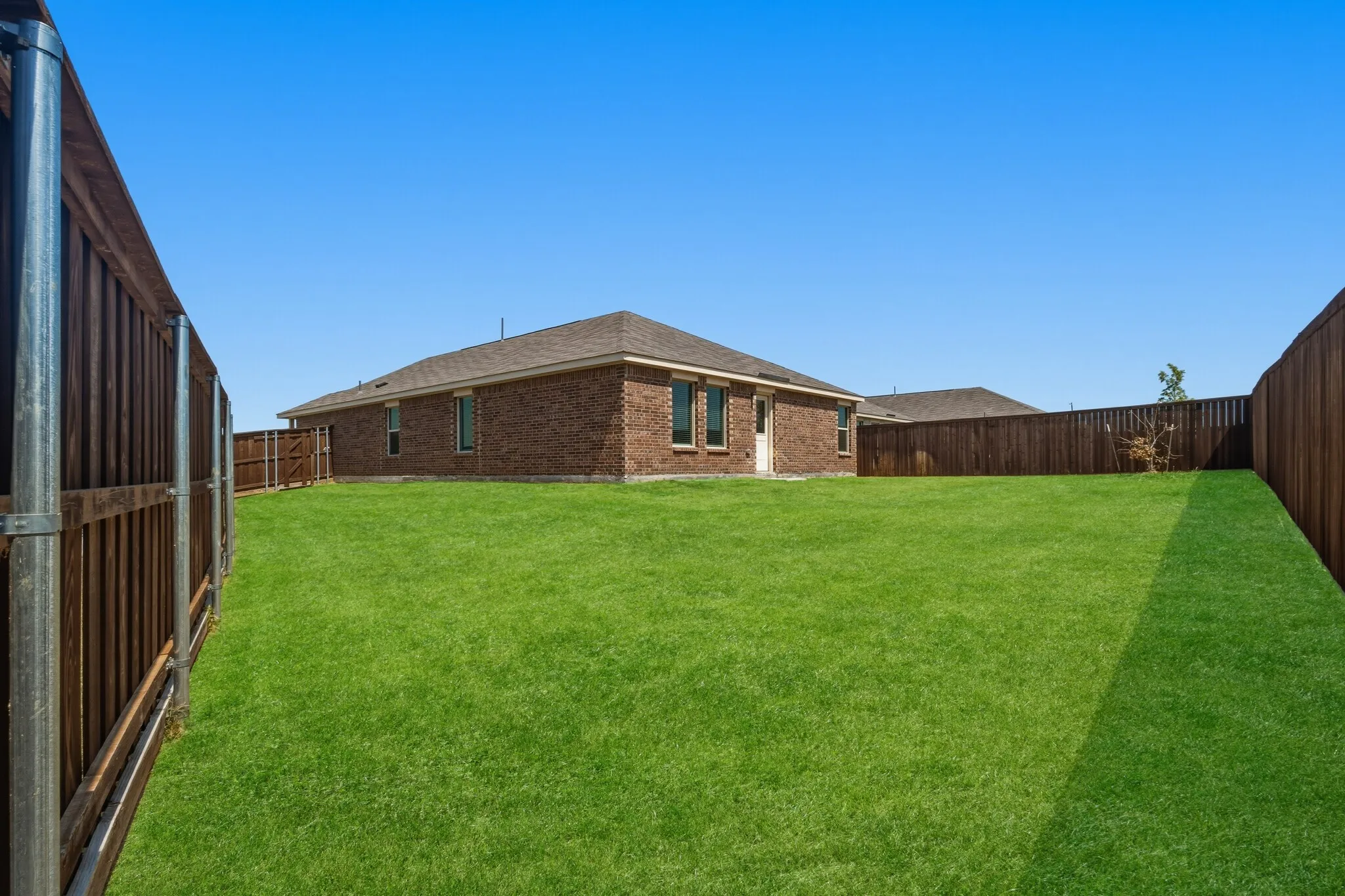 Single Family Residence For Rent in Denton County , 2804 Eppright Drive, Little Elm, Texas 75068, 4 Bedroom, 2 Bathroom, Garage spaces, 1,743 Sqft, built in 2023, mls#21403711, Real Estate Agent in Little Elm, Homes For Rent in Denton county, Homes For Rent in Little Elm, Realtor in Little Elm Texas, Real Estate Brokerage Independent Realty Texas, Luminita Cordes Realtor