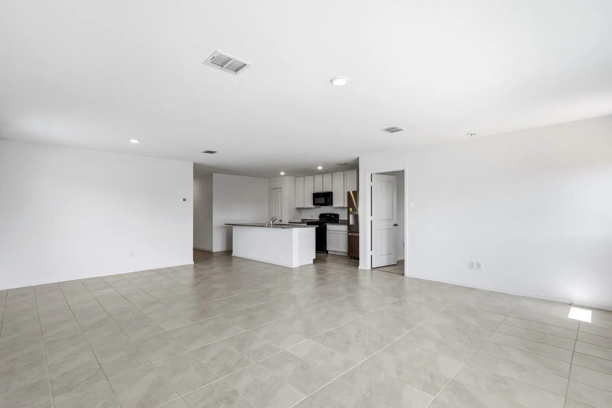 Single Family Residence For Rent in Denton County , 2804 Eppright Drive, Little Elm, Texas 75068, 4 Bedroom, 2 Bathroom, Garage spaces, 1,743 Sqft, built in 2023, mls#21403711, Real Estate Agent in Little Elm, Homes For Rent in Denton county, Homes For Rent in Little Elm, Realtor in Little Elm Texas, Real Estate Brokerage Independent Realty Texas, Luminita Cordes Realtor