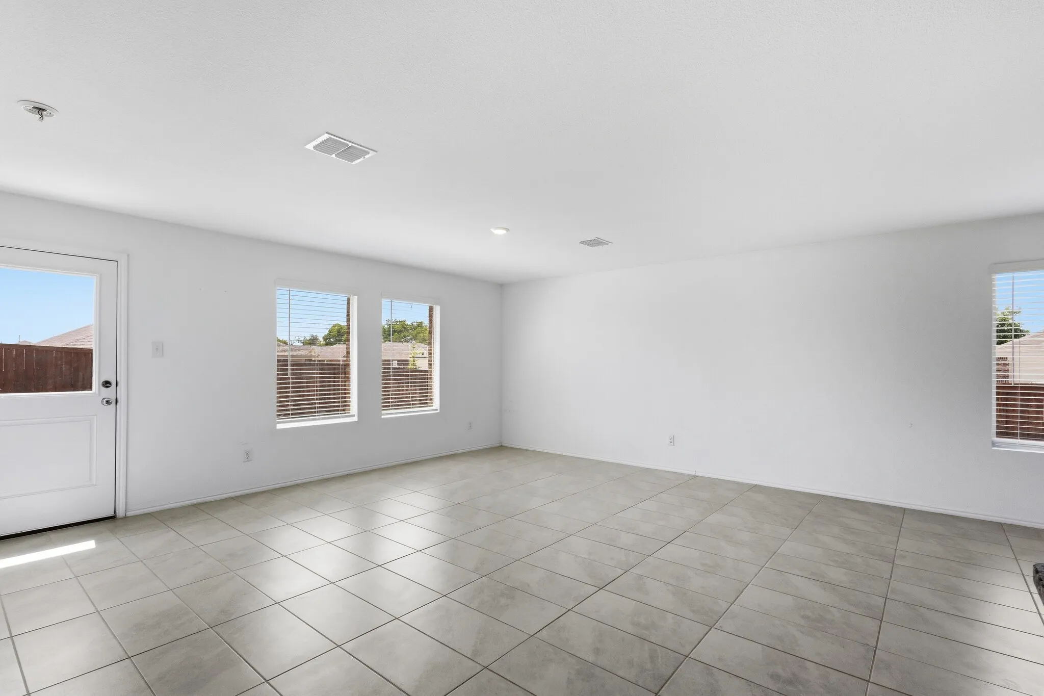 Single Family Residence For Rent in Denton County , 2804 Eppright Drive, Little Elm, Texas 75068, 4 Bedroom, 2 Bathroom, Garage spaces, 1,743 Sqft, built in 2023, mls#21403711, Real Estate Agent in Little Elm, Homes For Rent in Denton county, Homes For Rent in Little Elm, Realtor in Little Elm Texas, Real Estate Brokerage Independent Realty Texas, Luminita Cordes Realtor