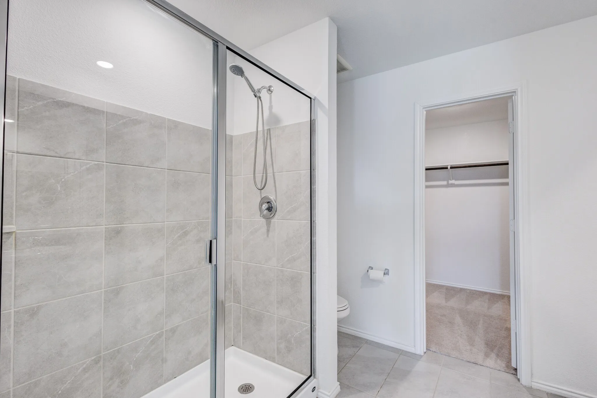 Single Family Residence For Rent in Denton County , 2804 Eppright Drive, Little Elm, Texas 75068, 4 Bedroom, 2 Bathroom, Garage spaces, 1,743 Sqft, built in 2023, mls#21403711, Real Estate Agent in Little Elm, Homes For Rent in Denton county, Homes For Rent in Little Elm, Realtor in Little Elm Texas, Real Estate Brokerage Independent Realty Texas, Luminita Cordes Realtor
