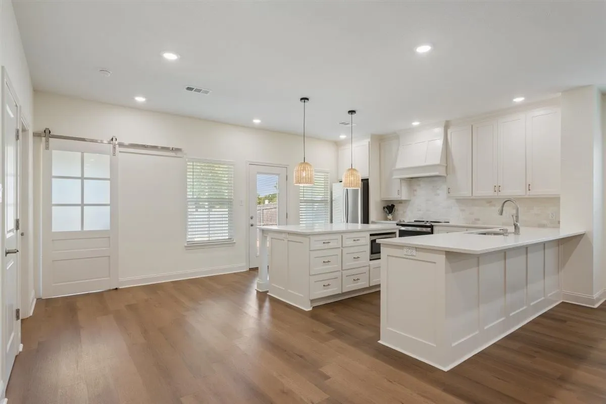 Single Family Residence For Sale in Mc Lennan County , 308 N Main Street, Mc Gregor, Texas 76657, 3 Bedroom, 2 Bathroom, 2 Garage spaces, 1,848 Sqft, built in 2023, mls#21404576, Real Estate Agent in Mc Gregor, Homes For Sale in Mc Lennan county, Homes For Sale in Mc Gregor, Realtor in Mc Gregor Texas, Real Estate Brokerage Independent Realty Texas, Luminita Cordes Realtor