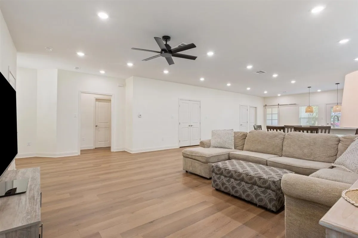 Single Family Residence For Sale in Mc Lennan County , 308 N Main Street, Mc Gregor, Texas 76657, 3 Bedroom, 2 Bathroom, 2 Garage spaces, 1,848 Sqft, built in 2023, mls#21404576, Real Estate Agent in Mc Gregor, Homes For Sale in Mc Lennan county, Homes For Sale in Mc Gregor, Realtor in Mc Gregor Texas, Real Estate Brokerage Independent Realty Texas, Luminita Cordes Realtor
