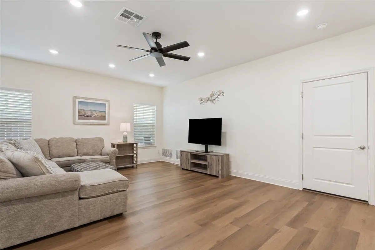 Single Family Residence For Sale in Mc Lennan County , 308 N Main Street, Mc Gregor, Texas 76657, 3 Bedroom, 2 Bathroom, 2 Garage spaces, 1,848 Sqft, built in 2023, mls#21404576, Real Estate Agent in Mc Gregor, Homes For Sale in Mc Lennan county, Homes For Sale in Mc Gregor, Realtor in Mc Gregor Texas, Real Estate Brokerage Independent Realty Texas, Luminita Cordes Realtor