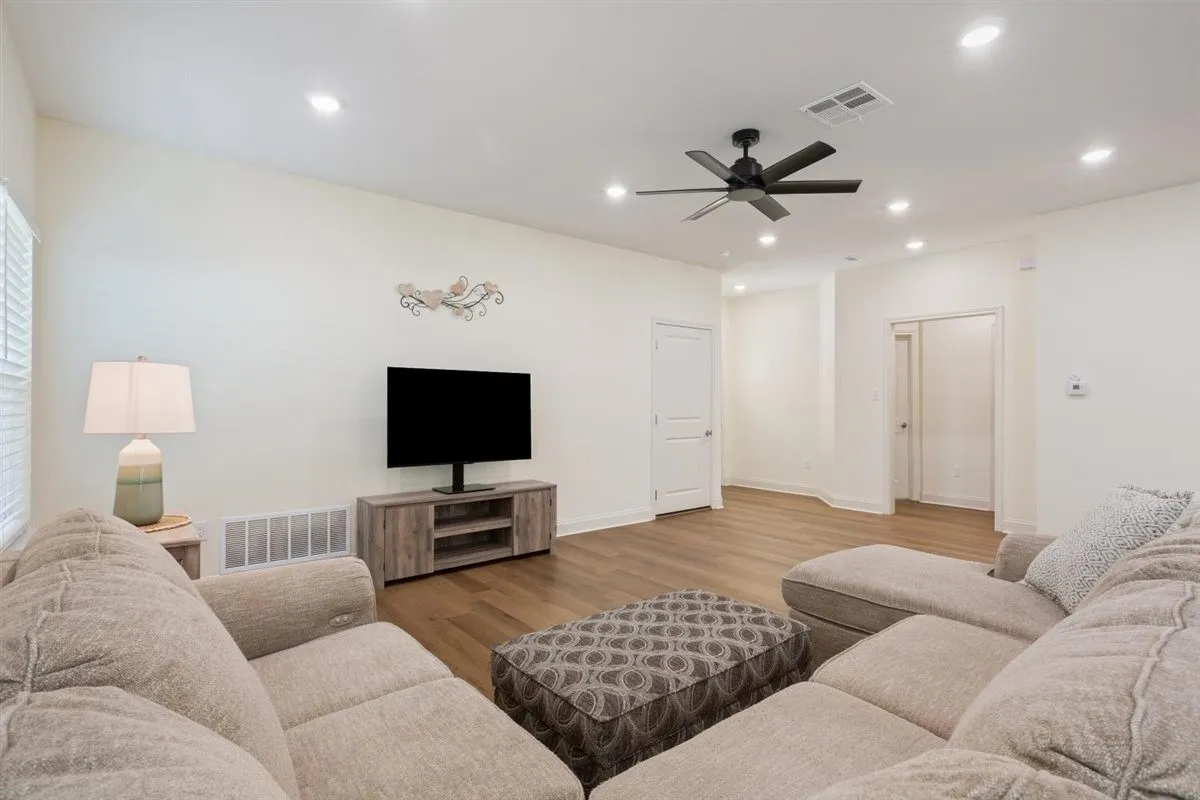 Single Family Residence For Sale in Mc Lennan County , 308 N Main Street, Mc Gregor, Texas 76657, 3 Bedroom, 2 Bathroom, 2 Garage spaces, 1,848 Sqft, built in 2023, mls#21404576, Real Estate Agent in Mc Gregor, Homes For Sale in Mc Lennan county, Homes For Sale in Mc Gregor, Realtor in Mc Gregor Texas, Real Estate Brokerage Independent Realty Texas, Luminita Cordes Realtor